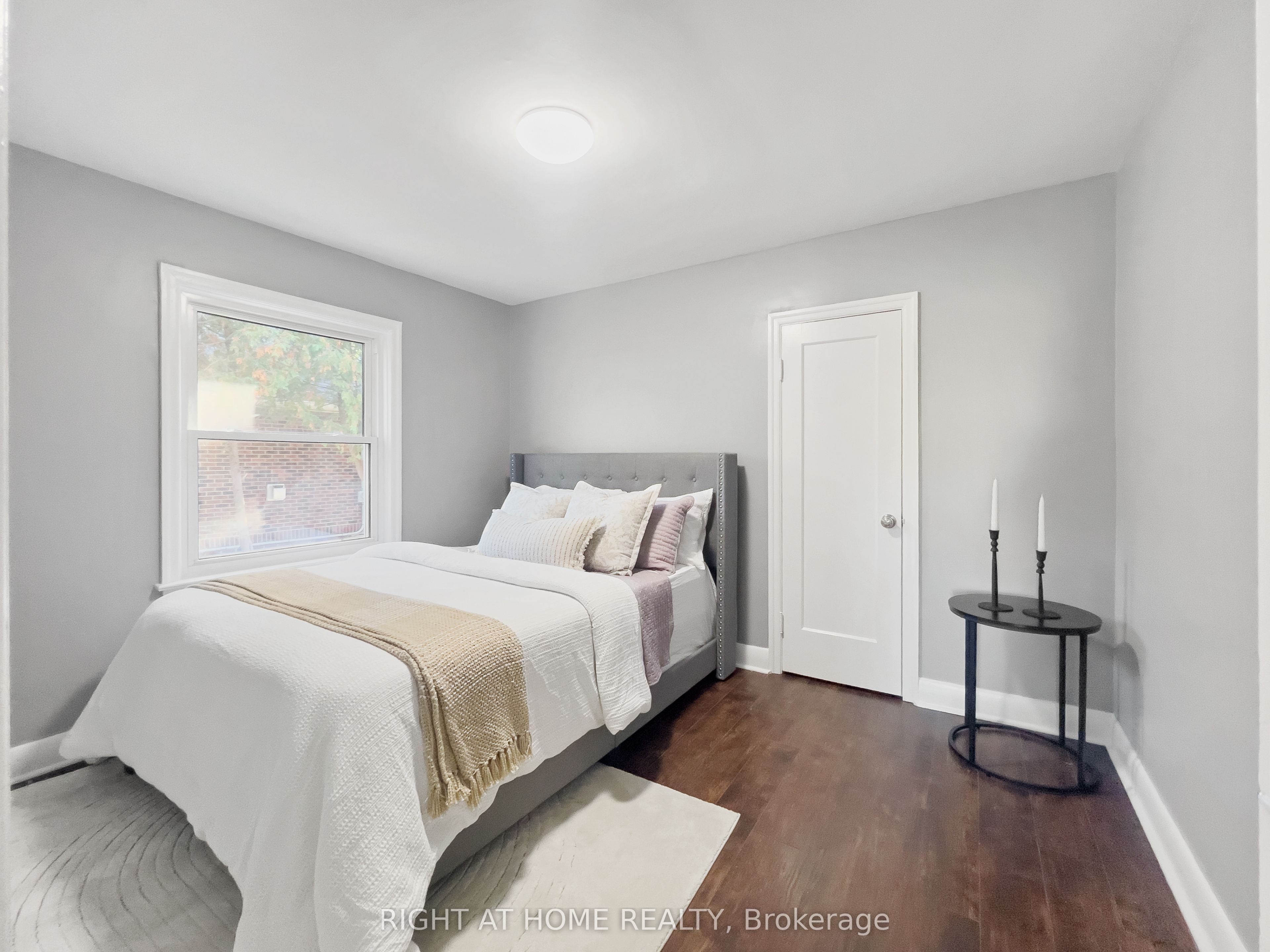 236 Highbury Avenue N Property Photo 20