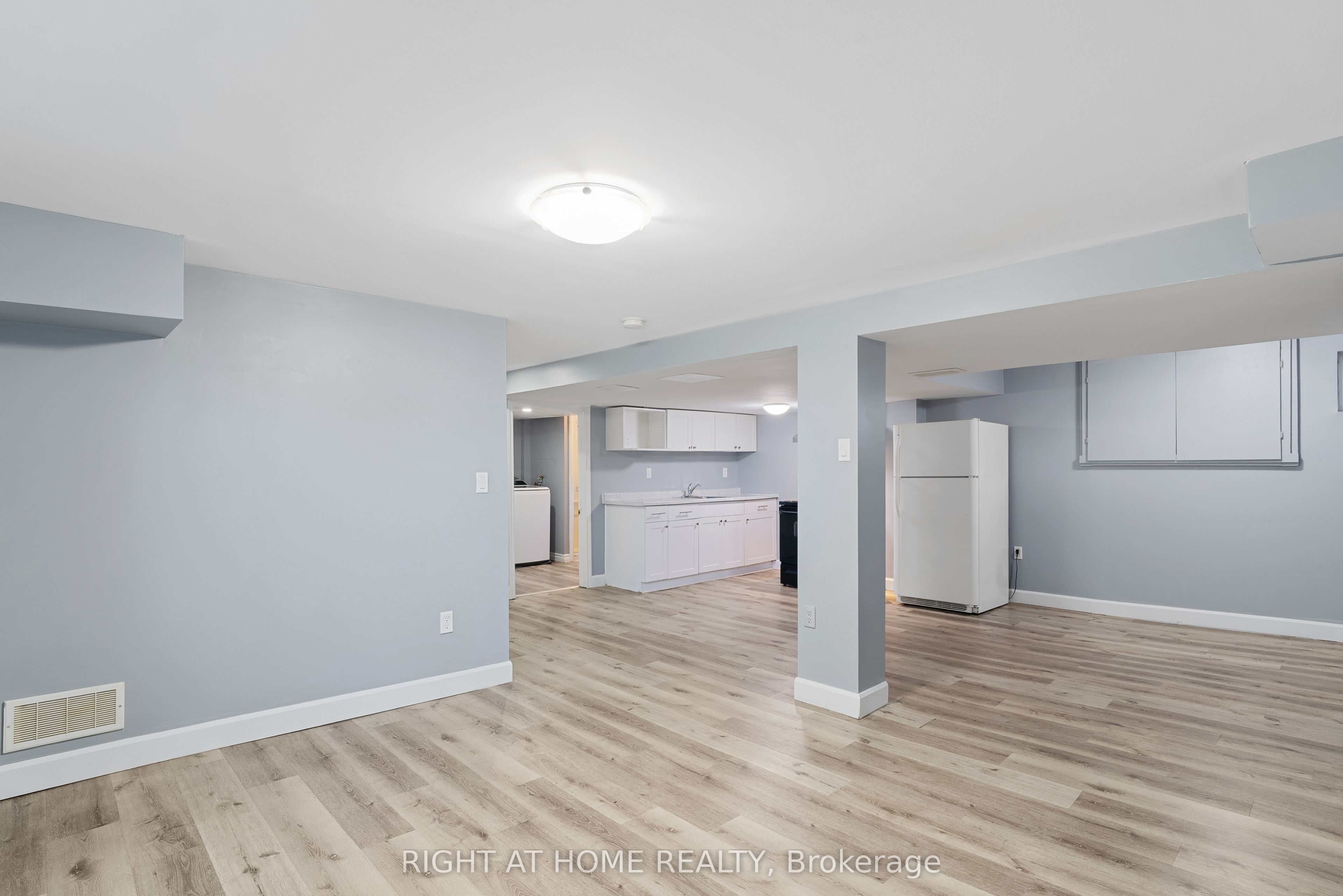 236 Highbury Avenue N Property Photo 23