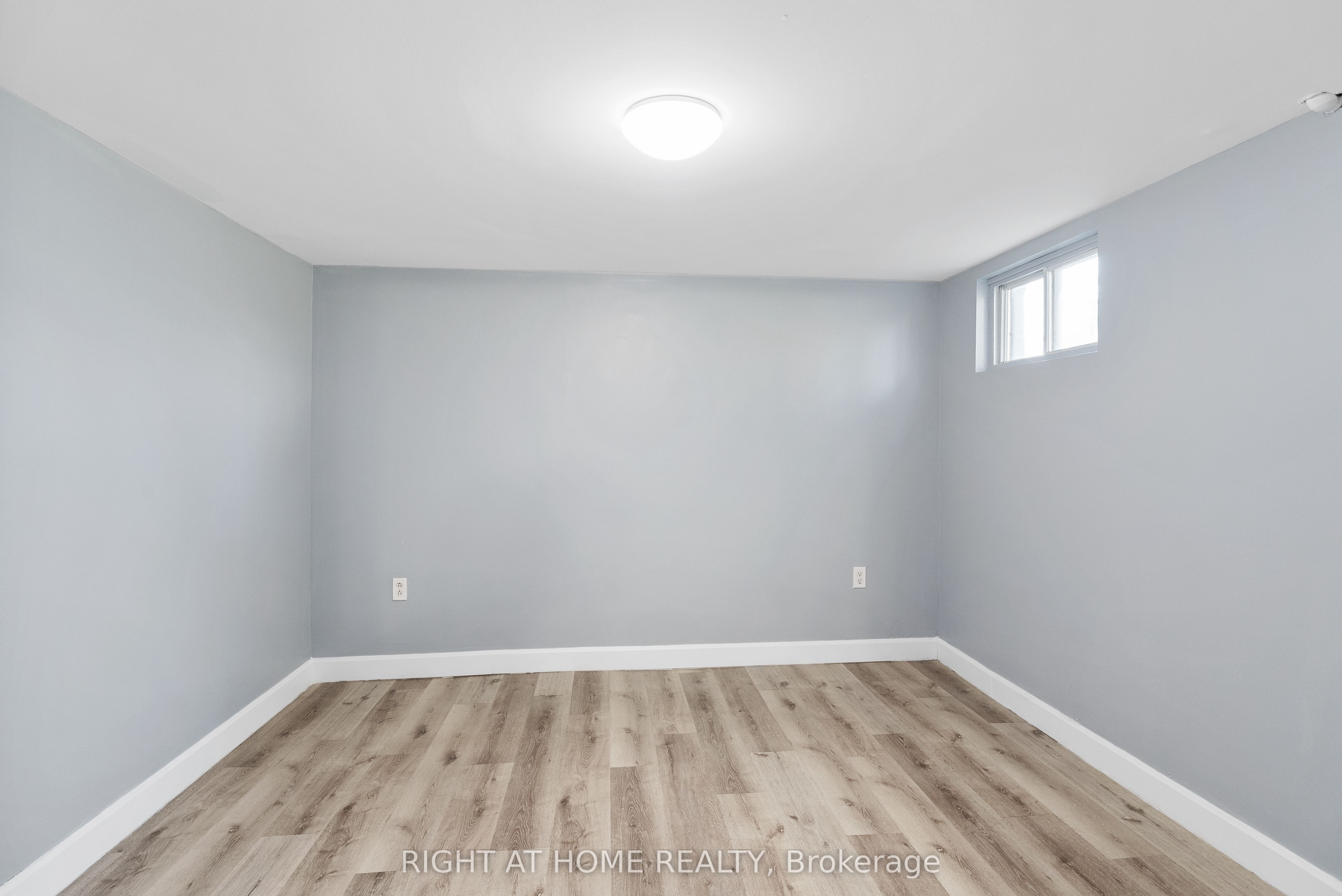 236 Highbury Avenue N Property Photo 27