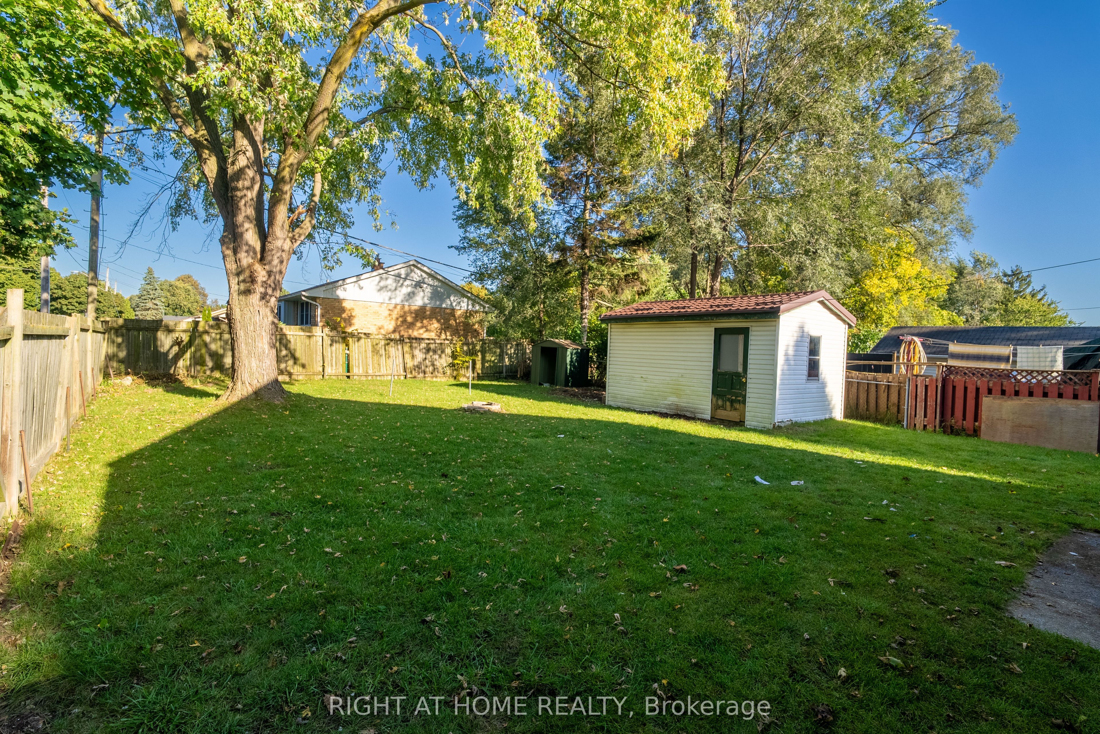 236 Highbury Avenue N Property Photo 31