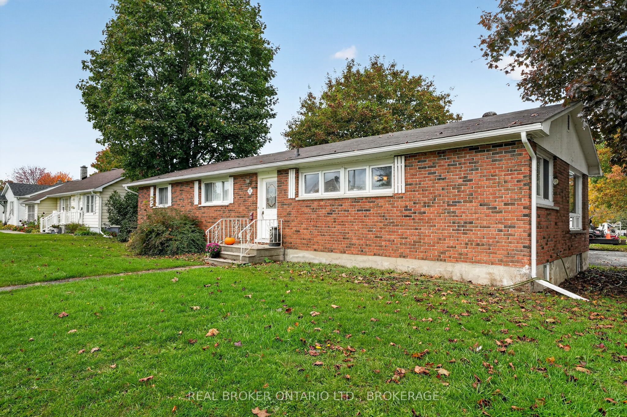 15 Gray Avenue Property Photo 3