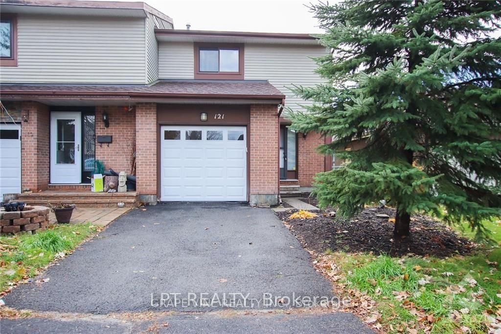 121 Erin Crescent Property Photo 1