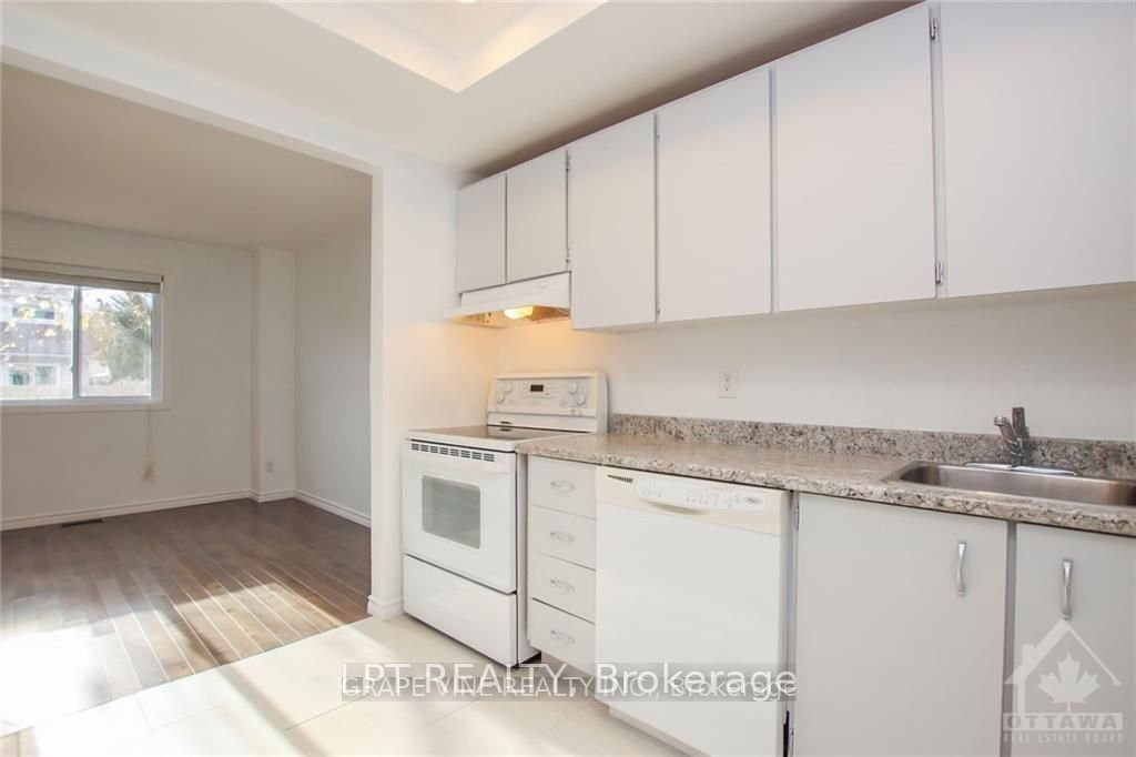 121 Erin Crescent Property Photo 11