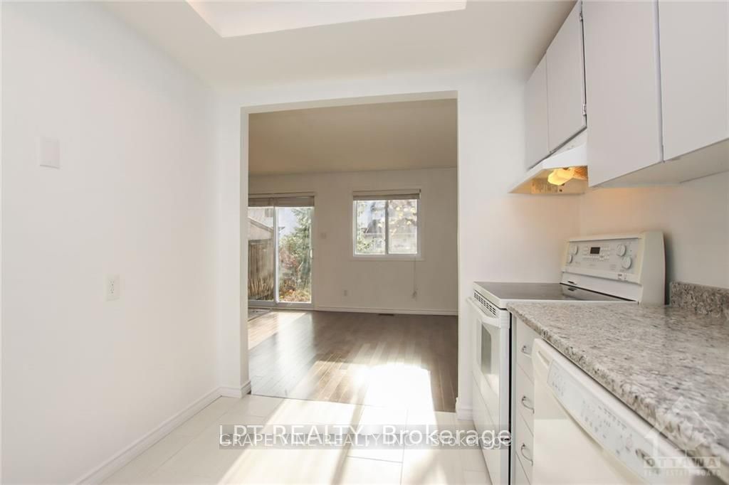 121 Erin Crescent Property Photo 12