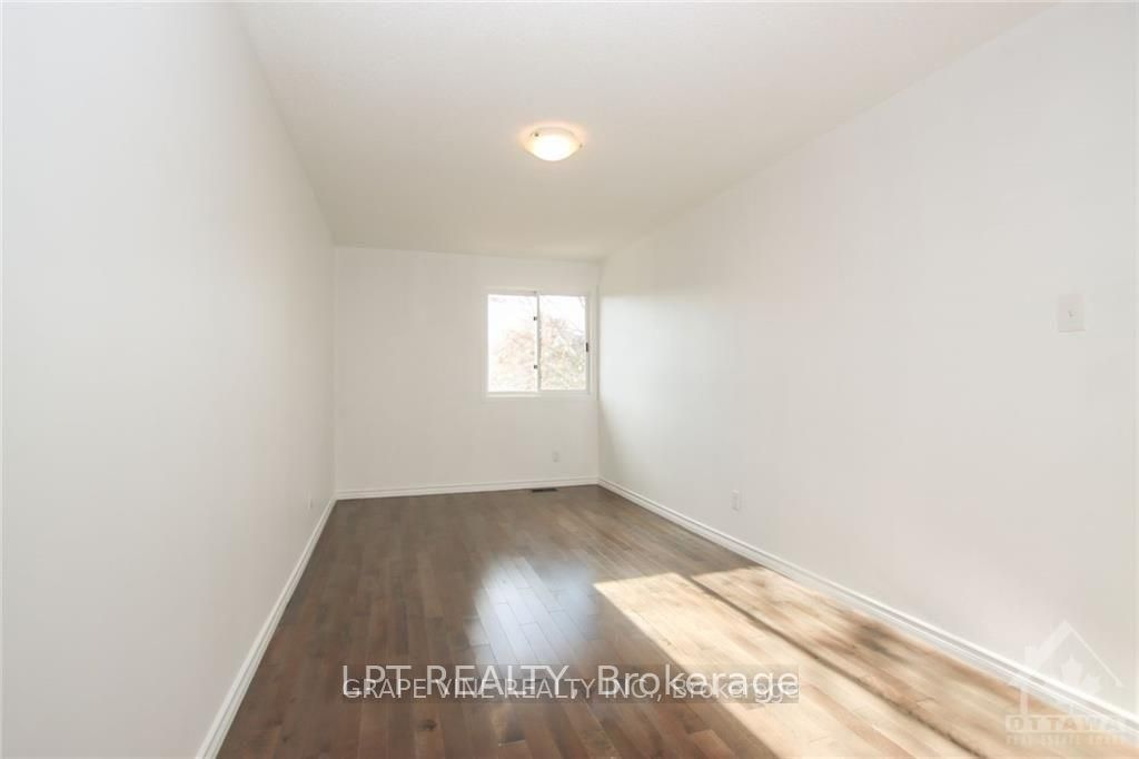 121 Erin Crescent Property Photo 18