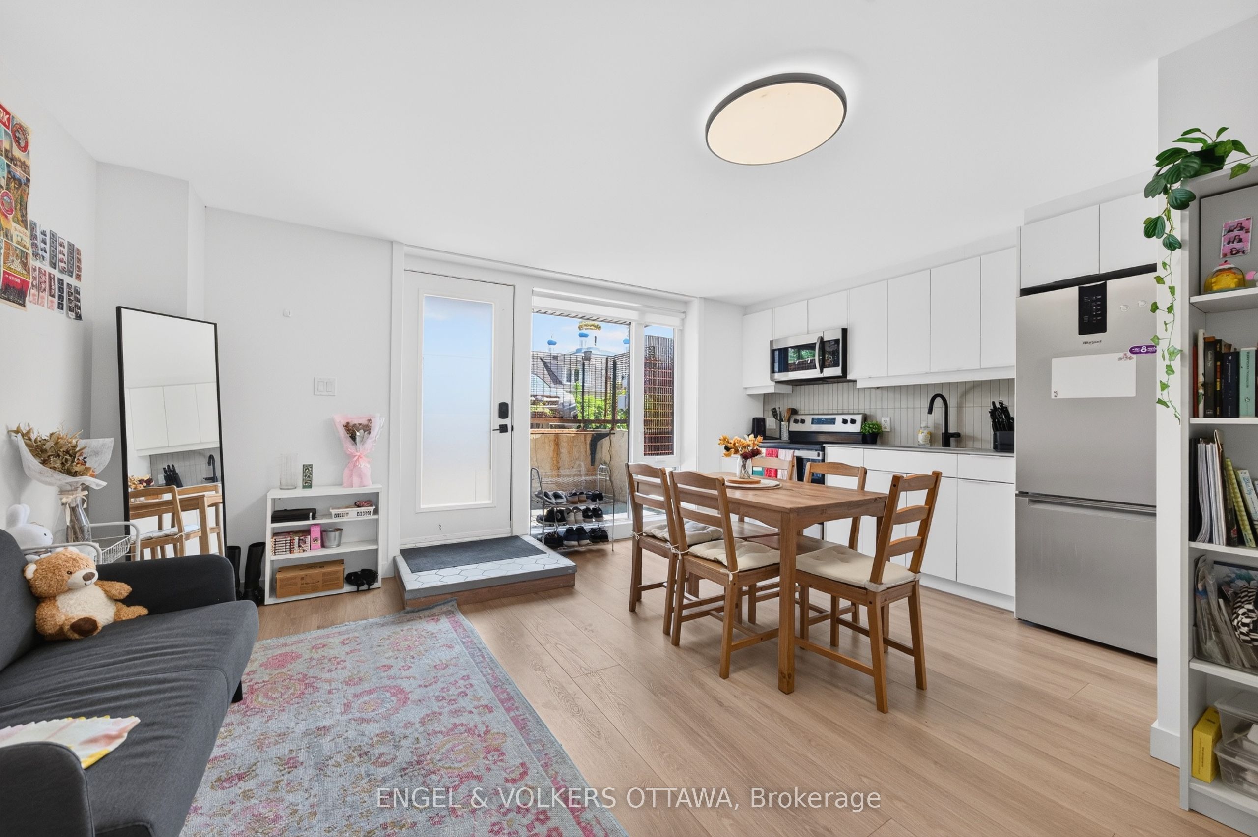 119 Carruthers Avenue D Property Photo 4