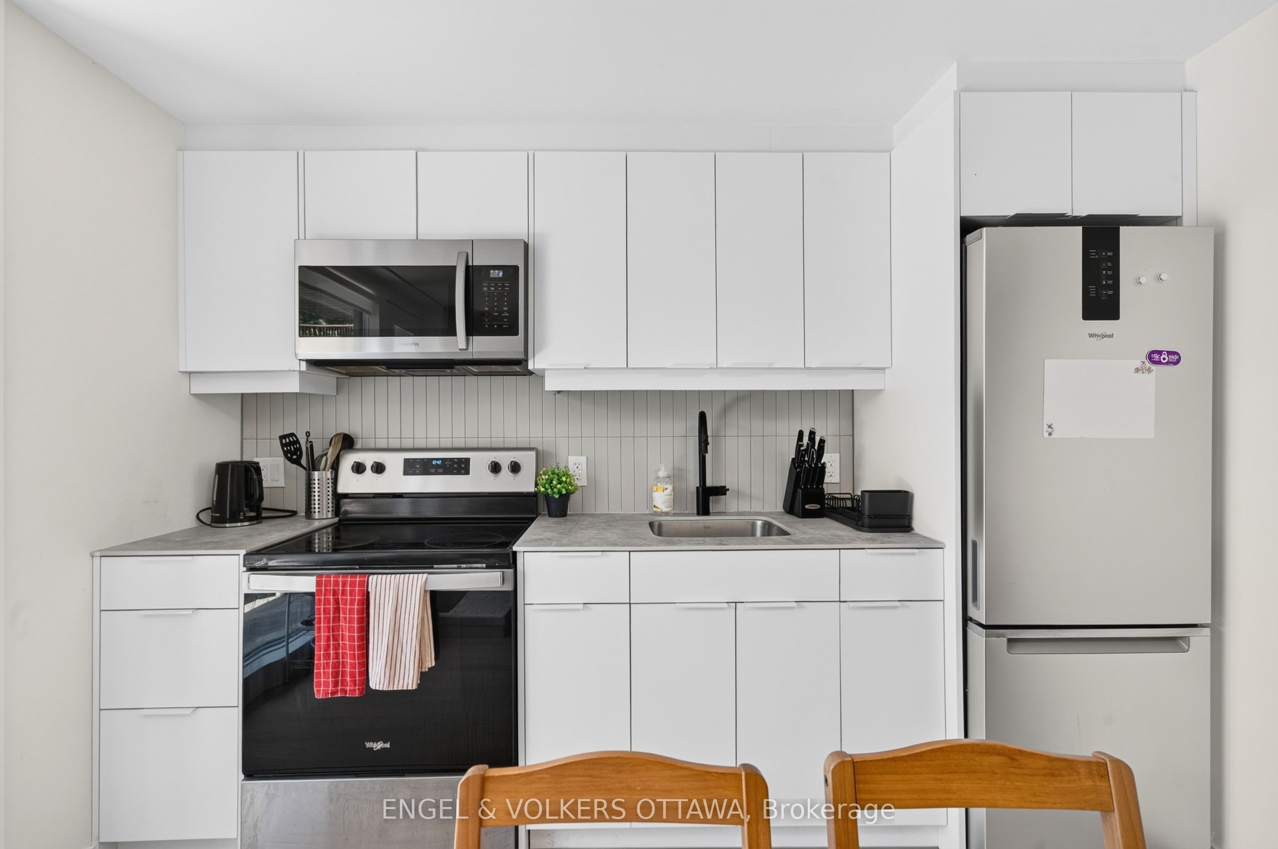 119 Carruthers Avenue D Property Photo 8