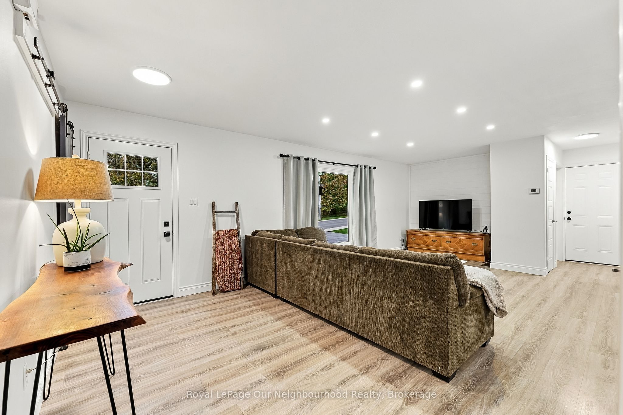 105 Sanford Street Property Photo 6