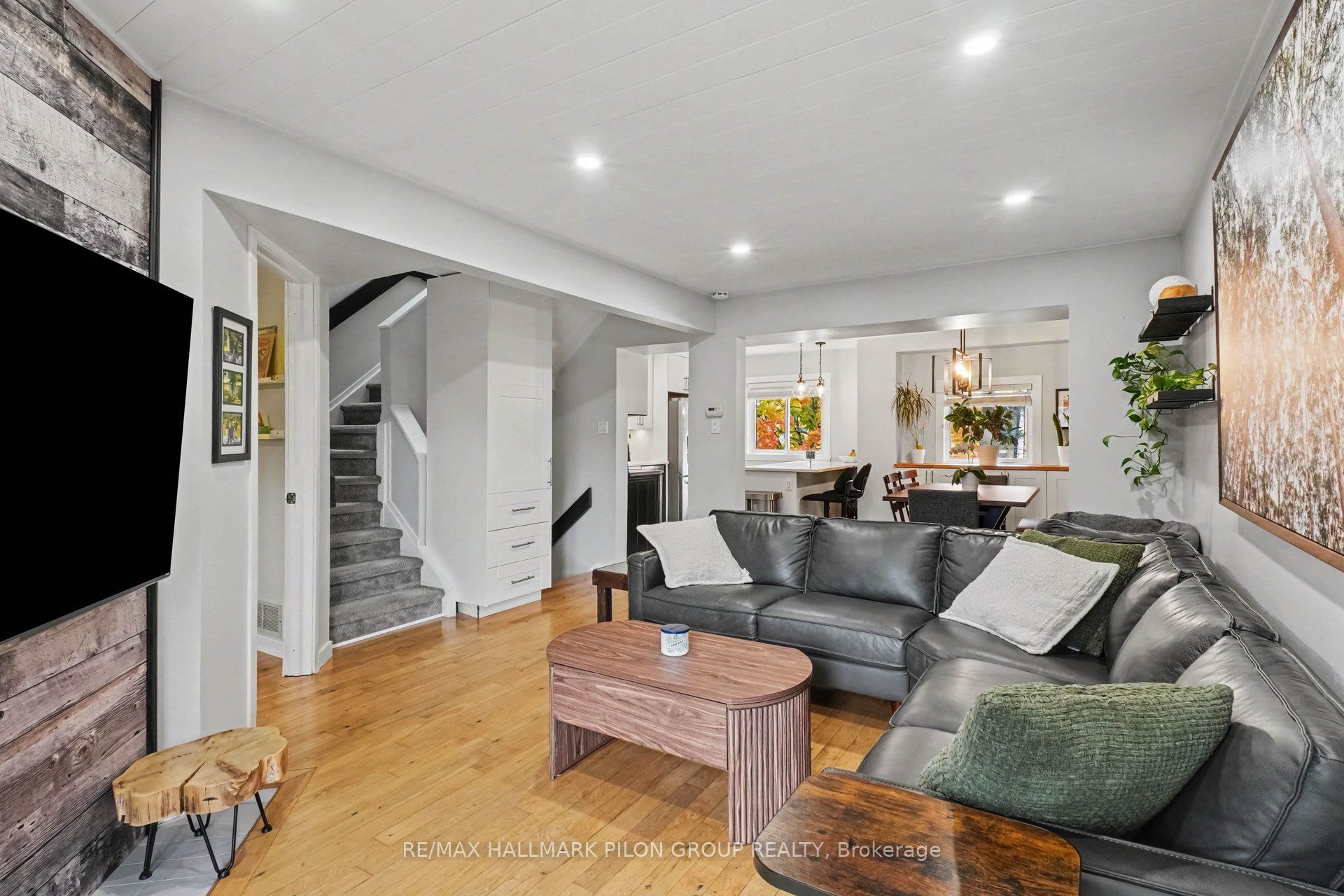 1515 Thurlow Street Property Photo 4
