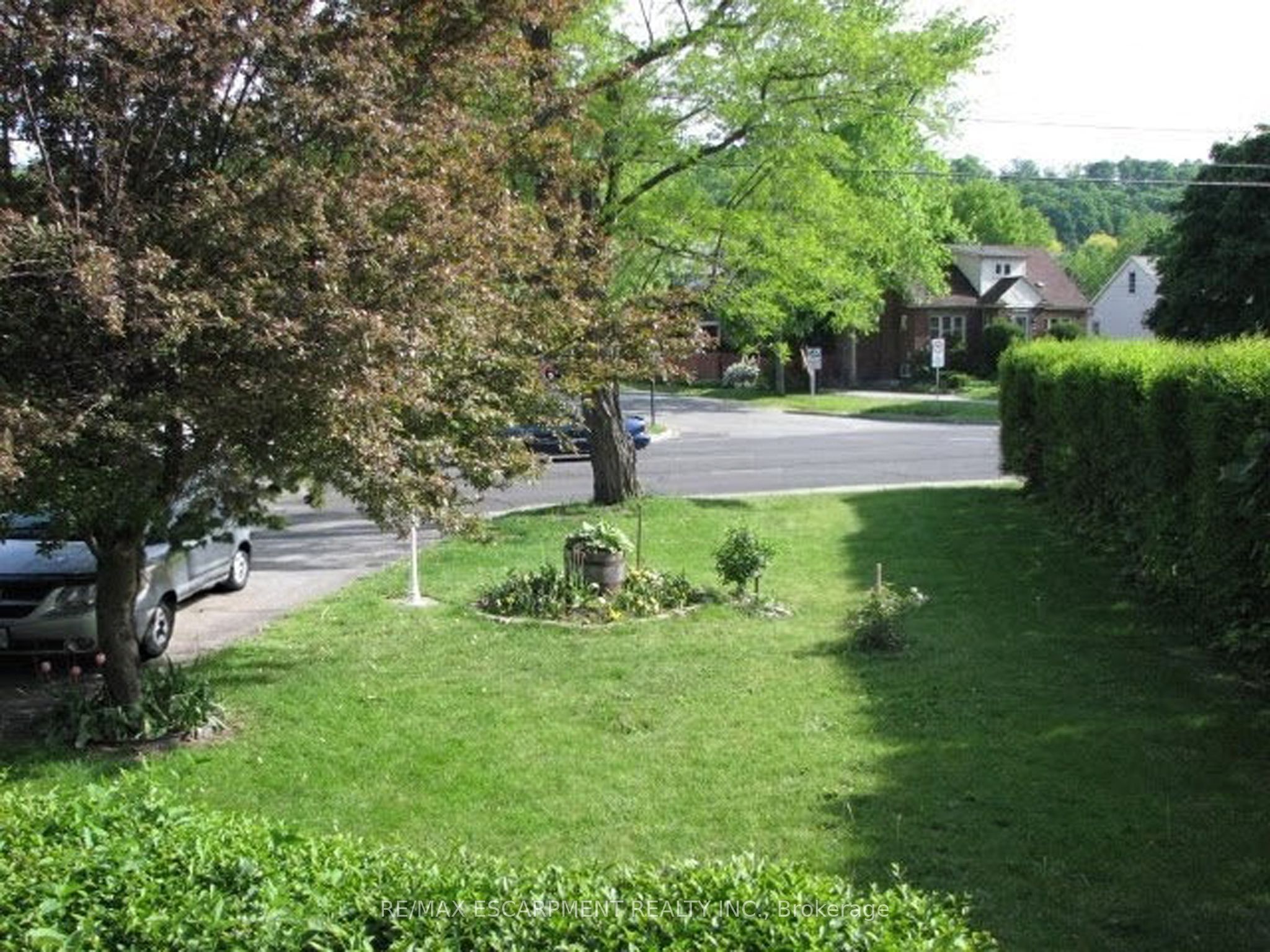 115 King Street E Property Photo 3