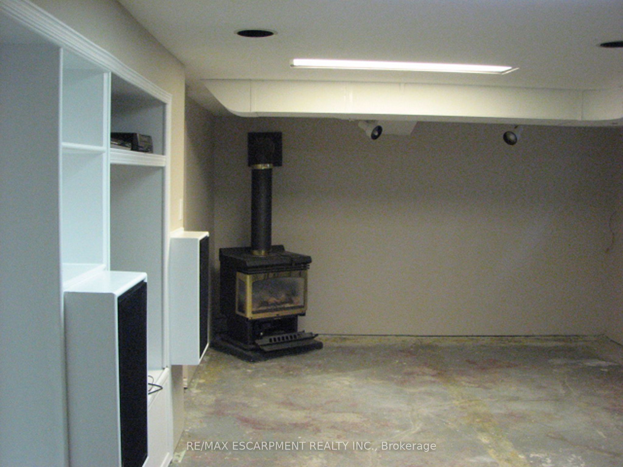 115 King Street E Property Photo 10