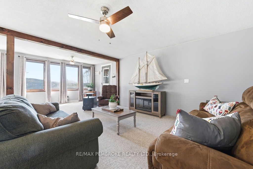 634 Goldfinch Way Property Photo 13