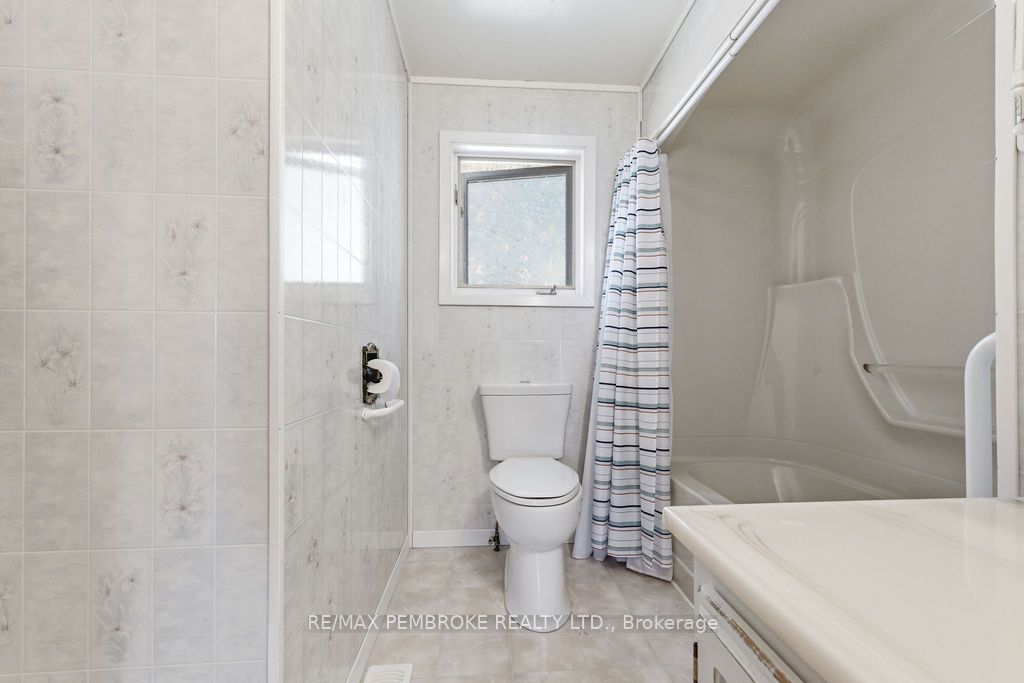 634 Goldfinch Way Property Photo 29