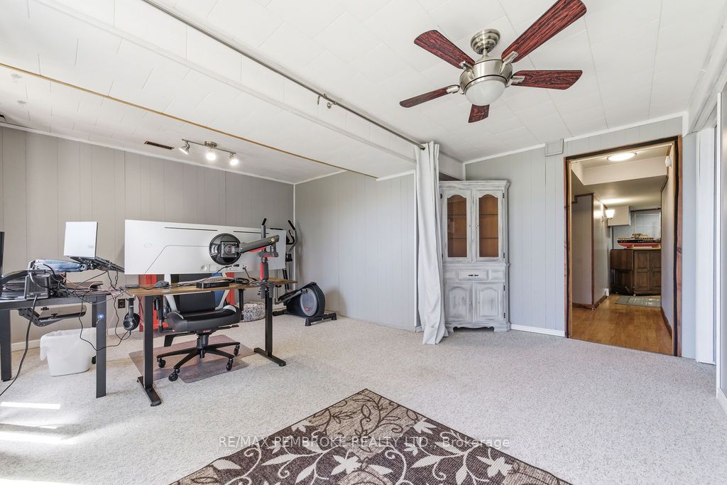 634 Goldfinch Way Property Photo 32