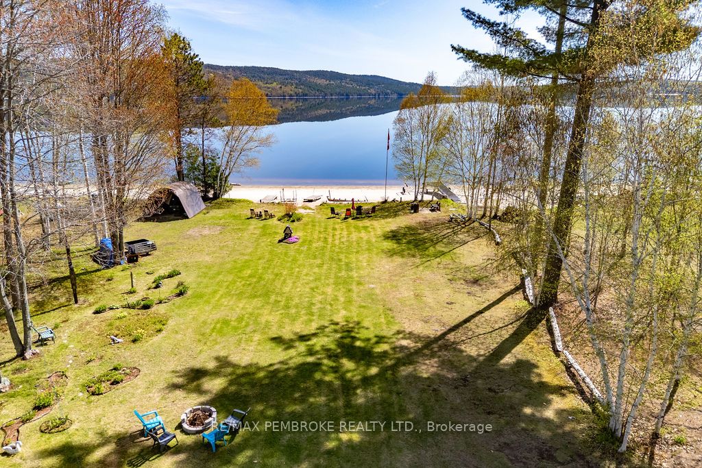 634 Goldfinch Way Property Photo 45