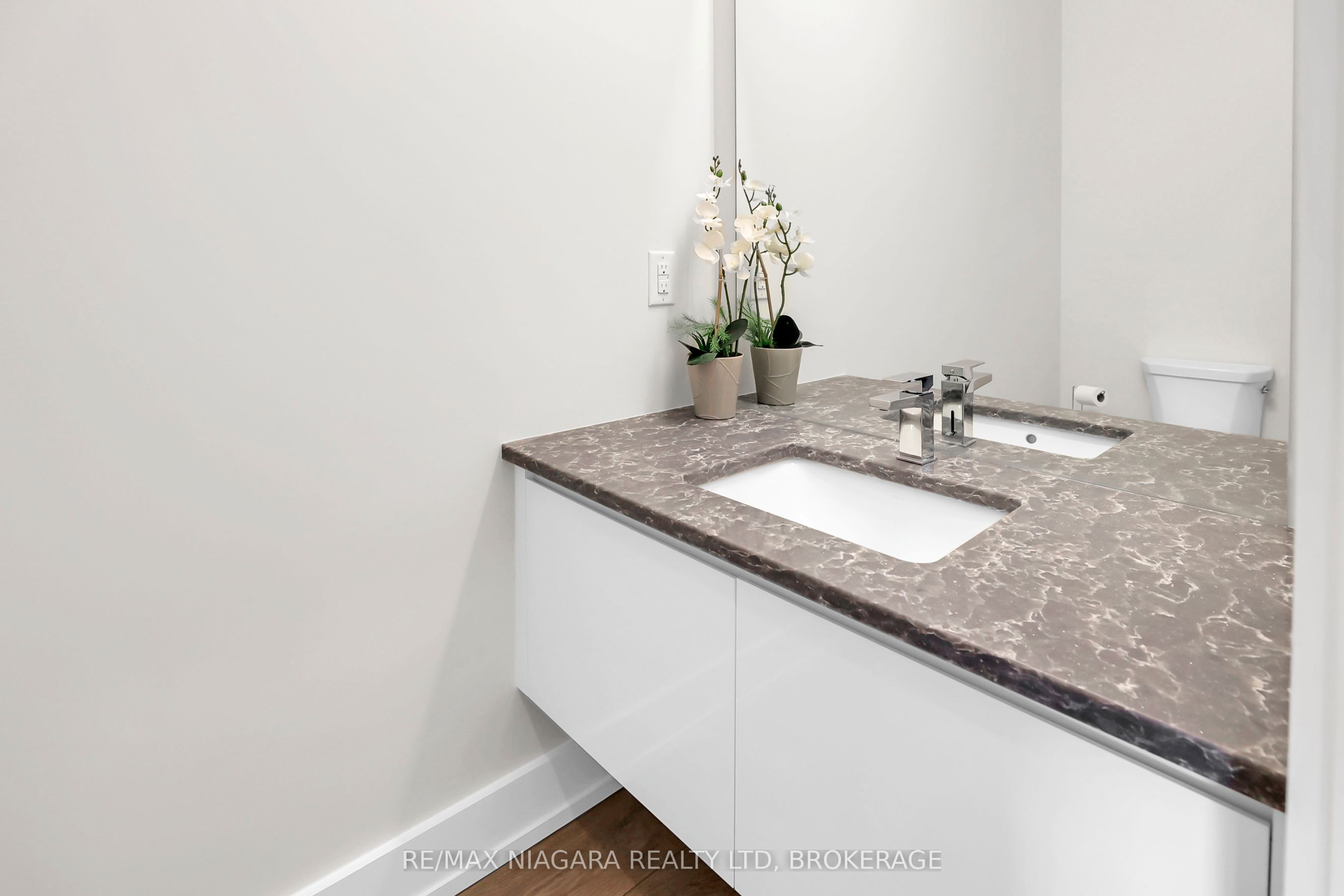 77 Yates Street 505 Property Photo 25