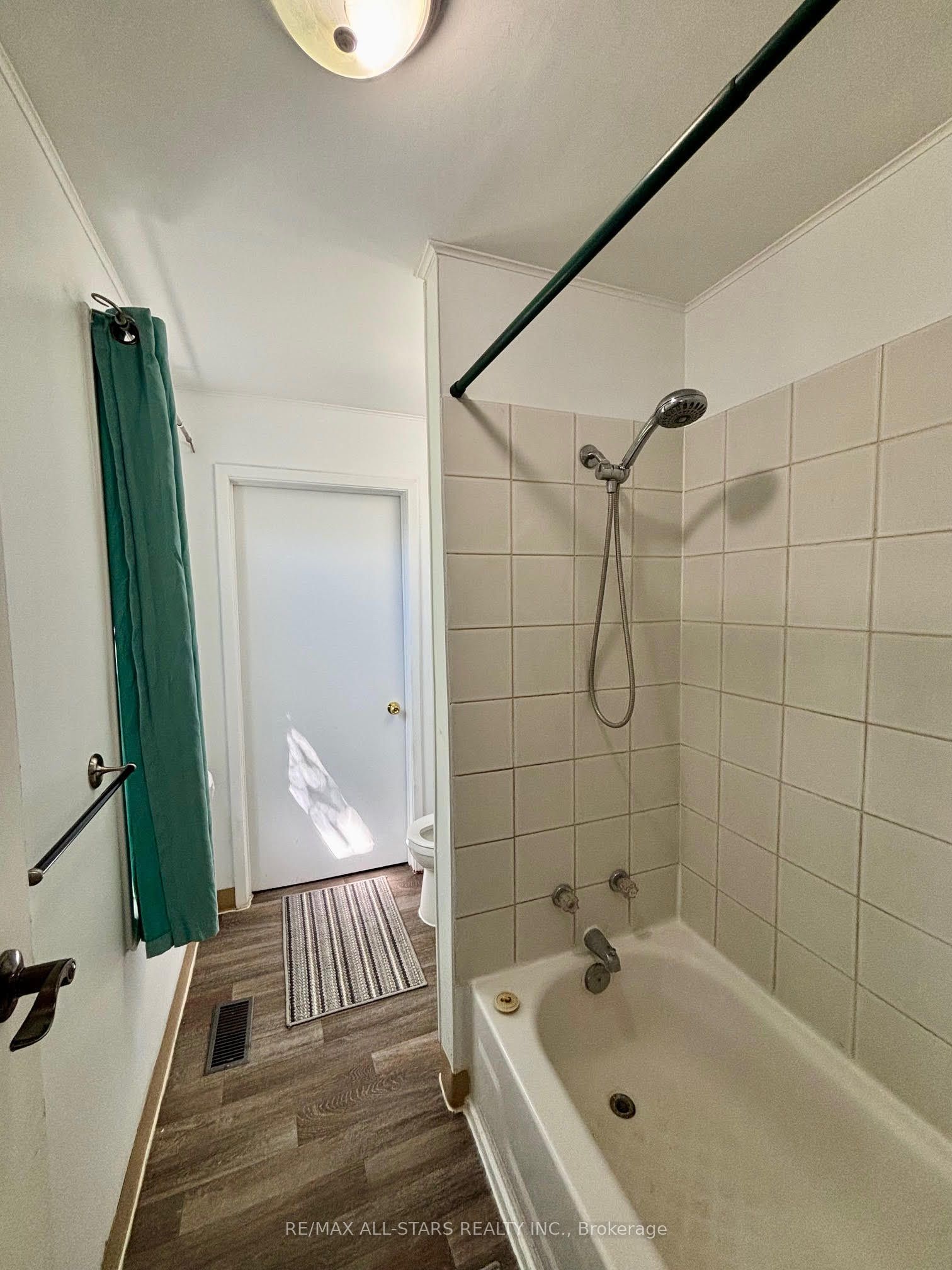 81 Durham Street W Property Photo 14