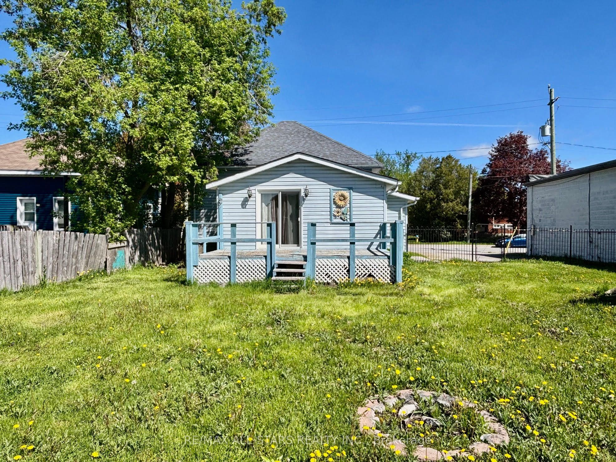 81 Durham Street W Property Photo 17
