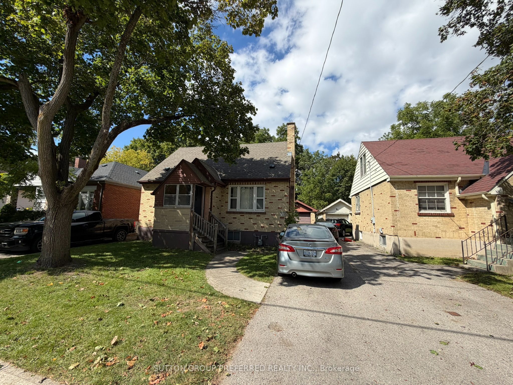 220 Bernard Avenue