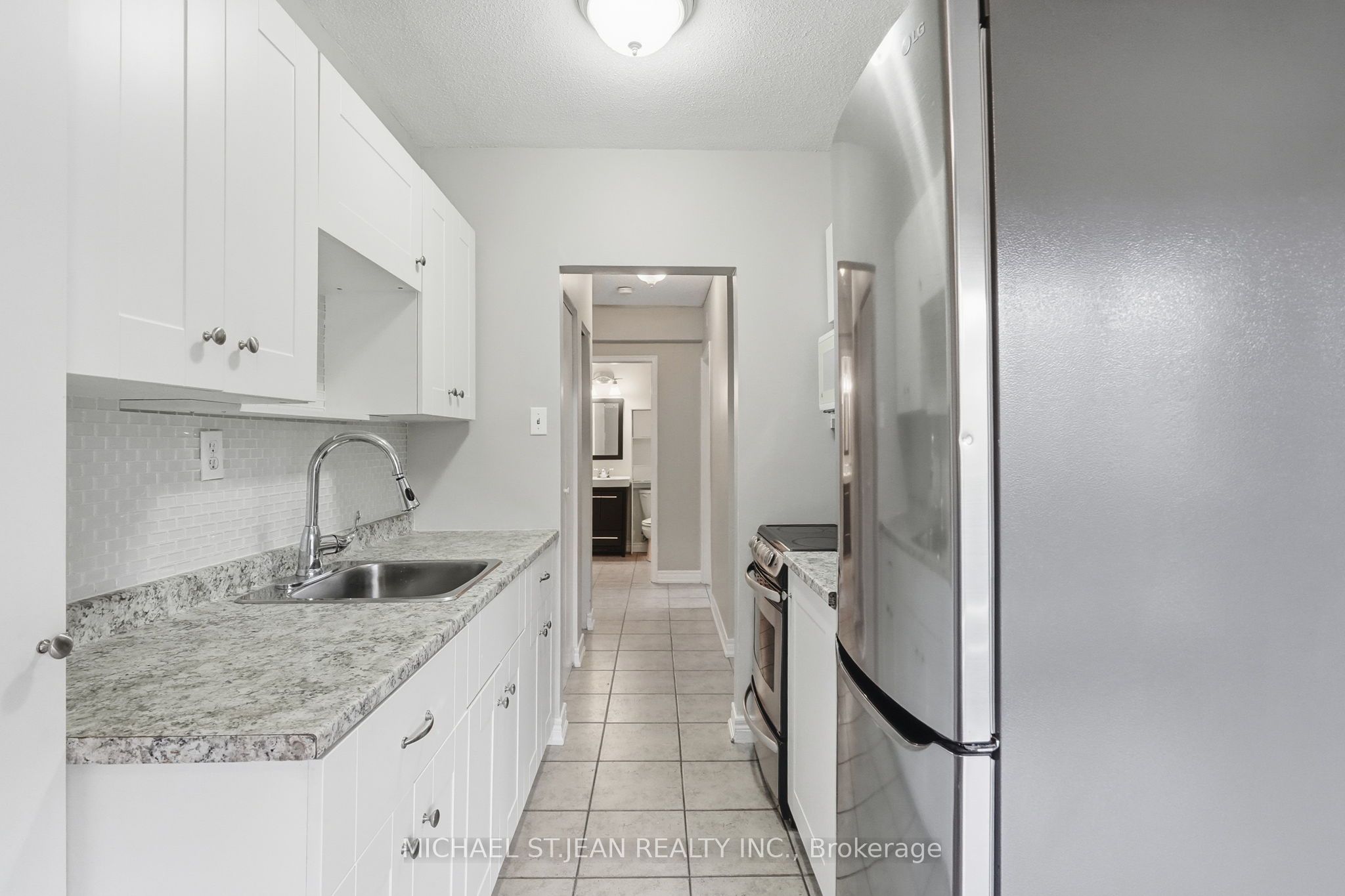 81 Charlton Avenue E 904 Property Photo 12
