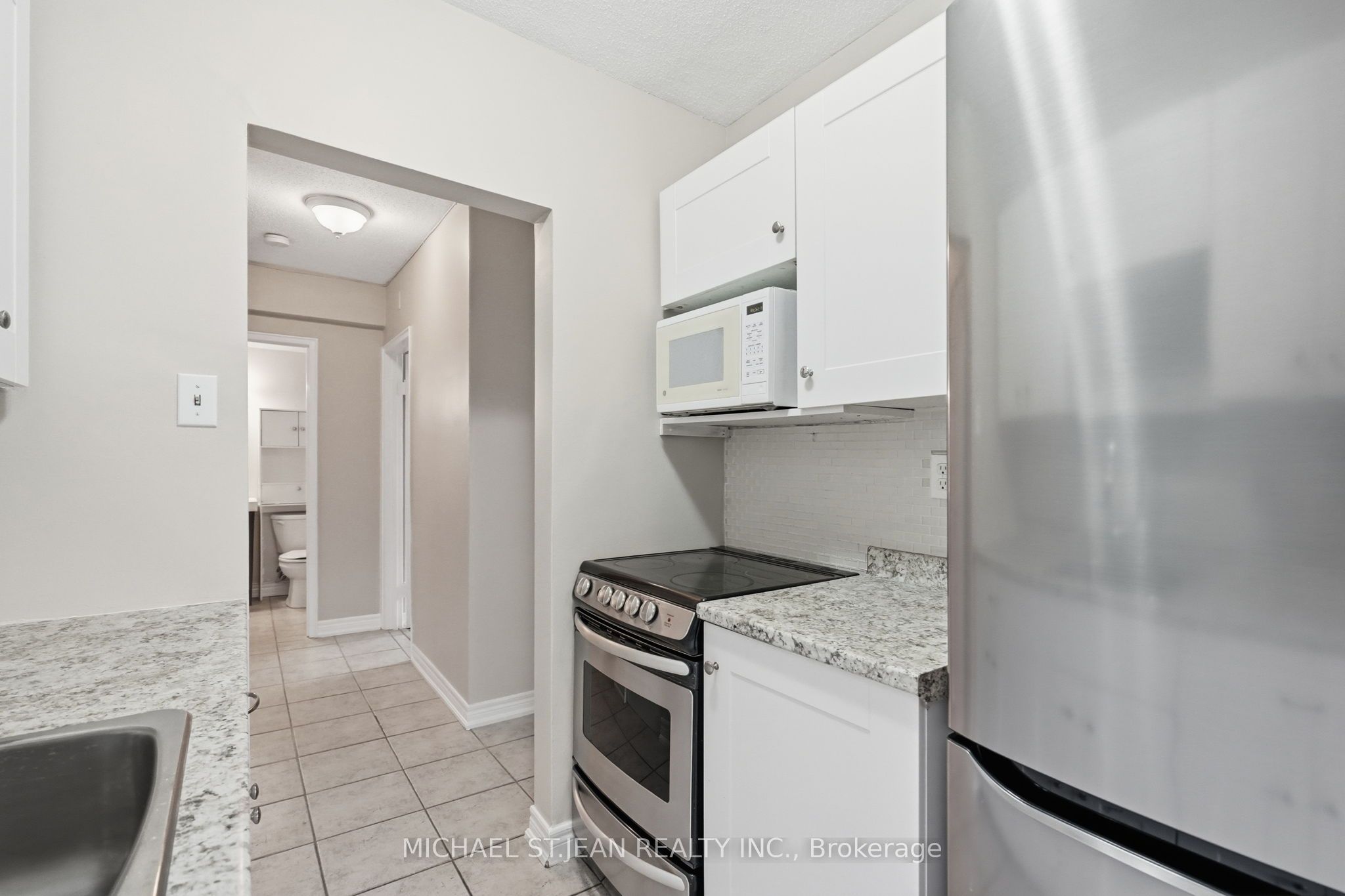 81 Charlton Avenue E 904 Property Photo 14