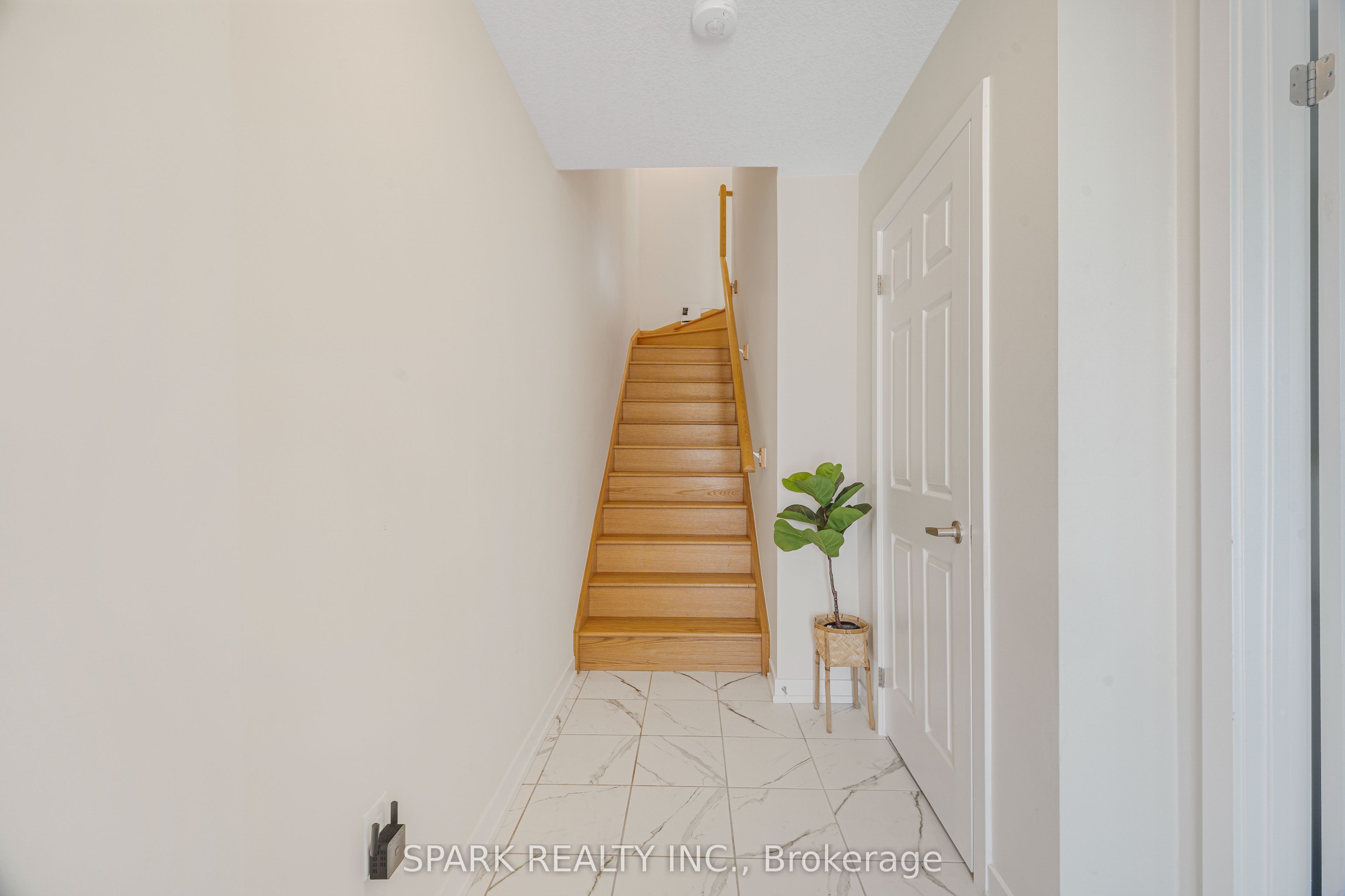 226 Melody Lane Property Photo 6