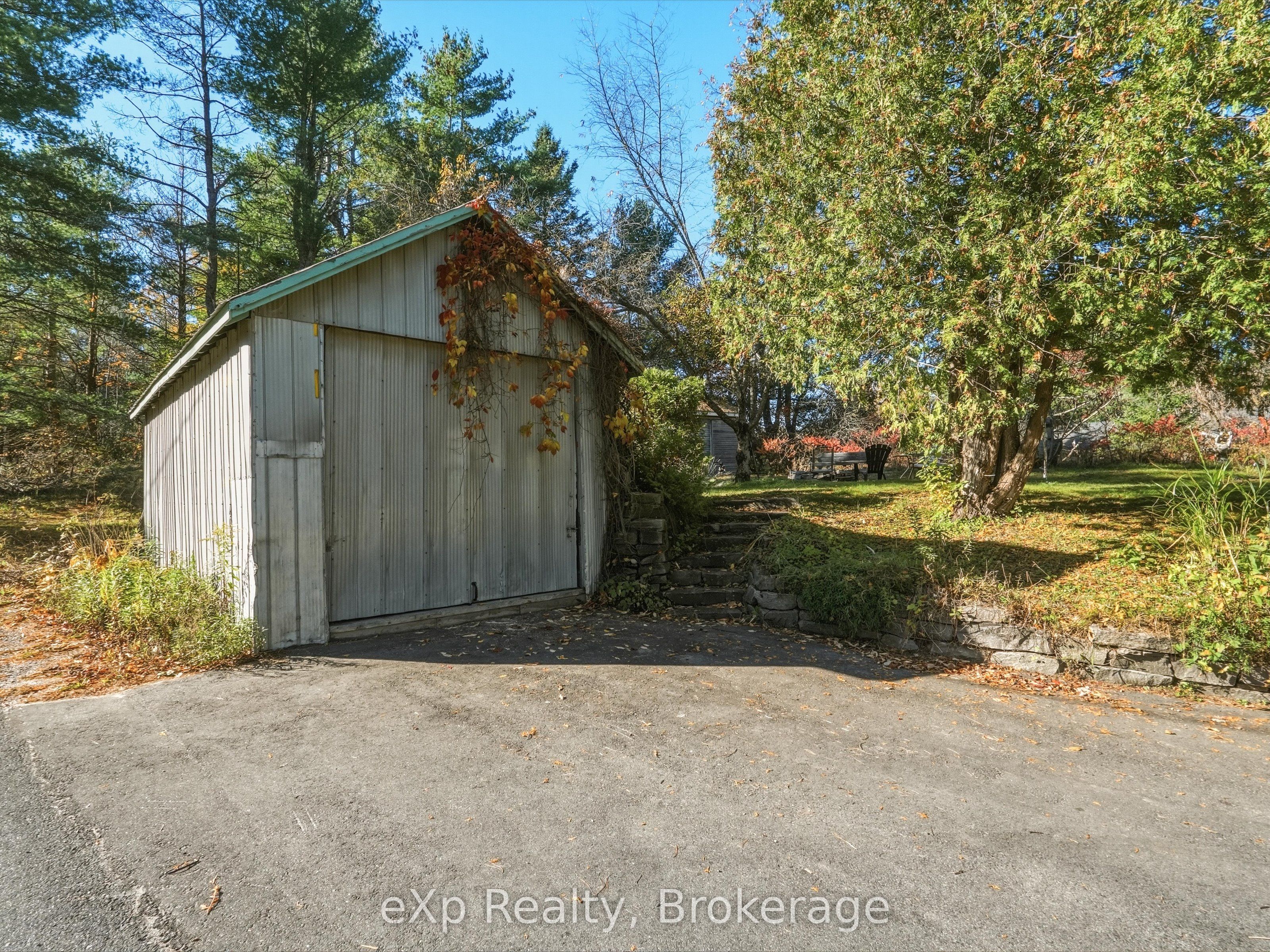 1002 Silver Lake Road Property Photo 38