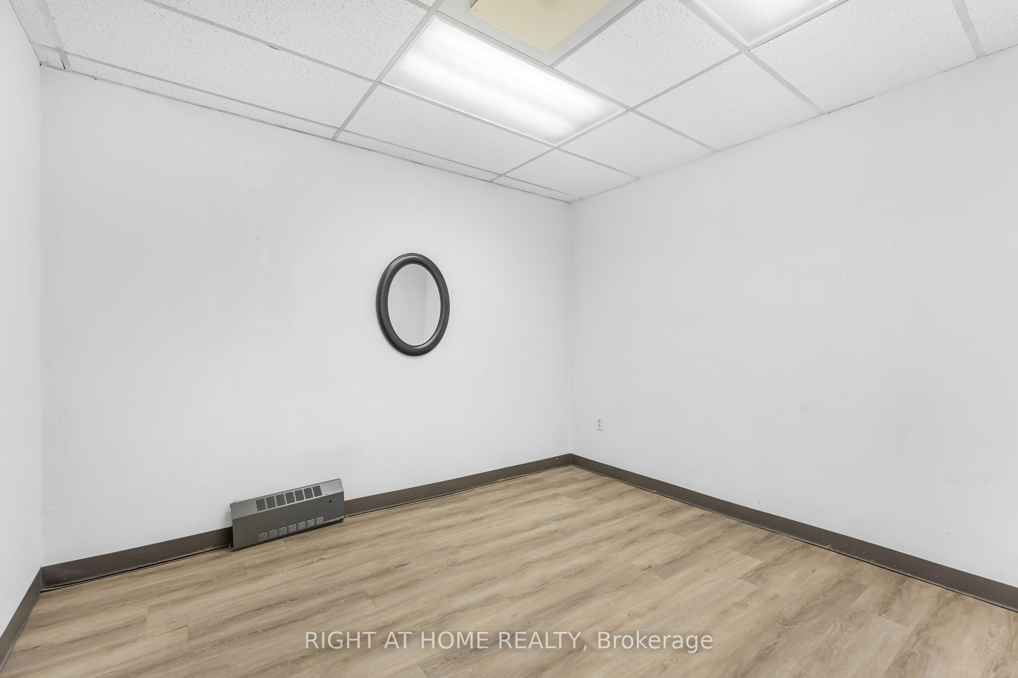 4872 Victoria Avenue Property Photo 12