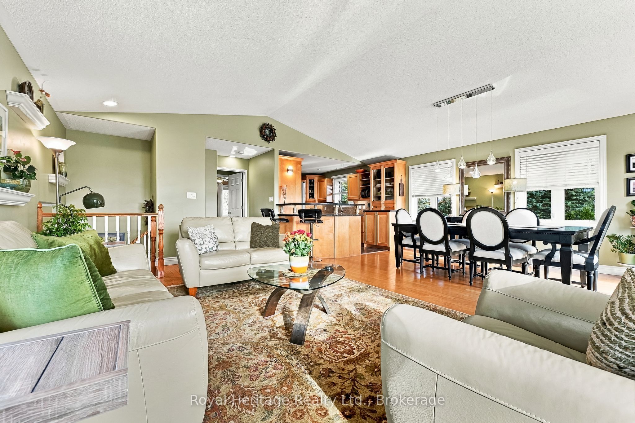 6 Quick Lane Property Photo 4