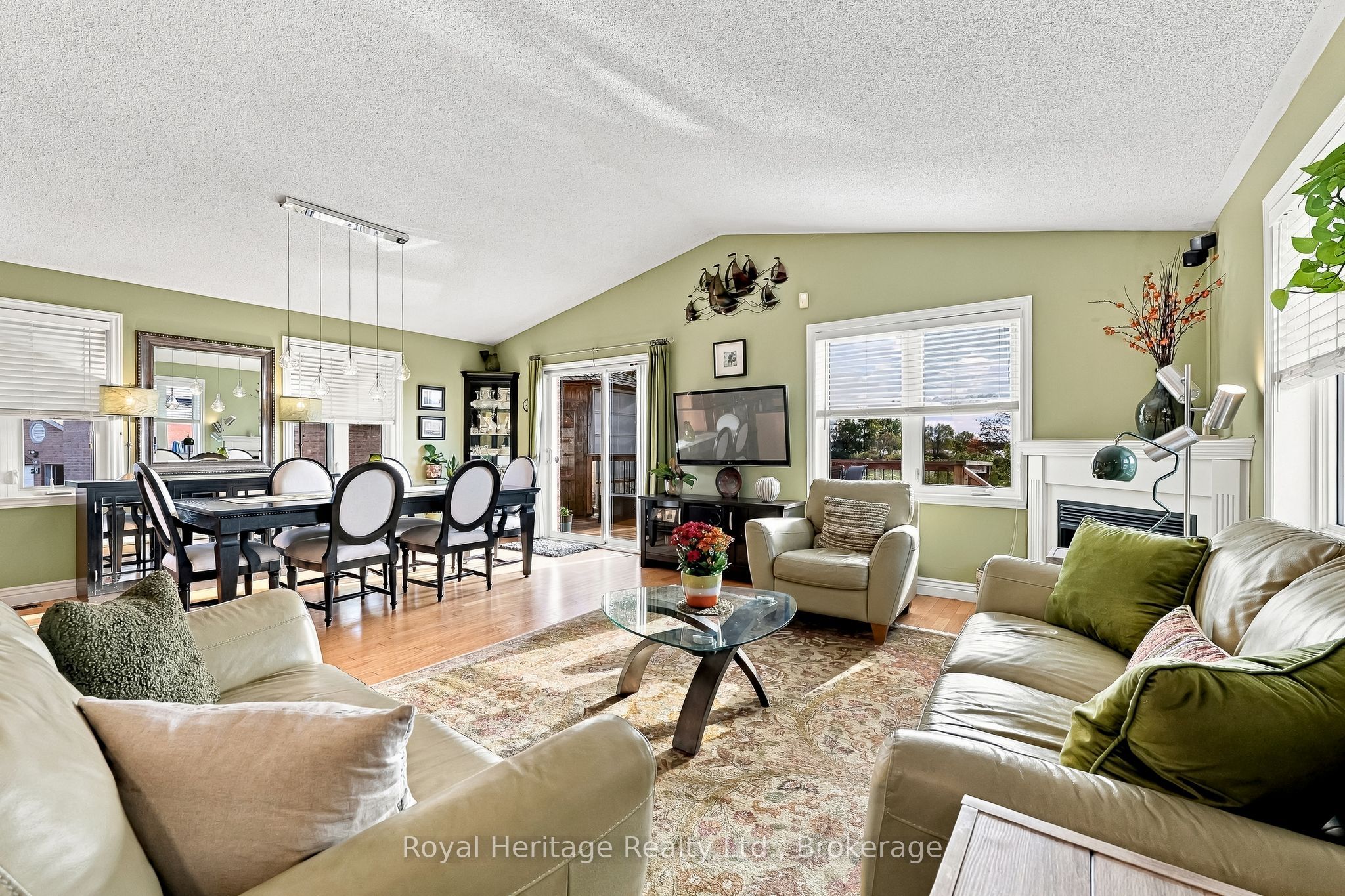 6 Quick Lane Property Photo 5