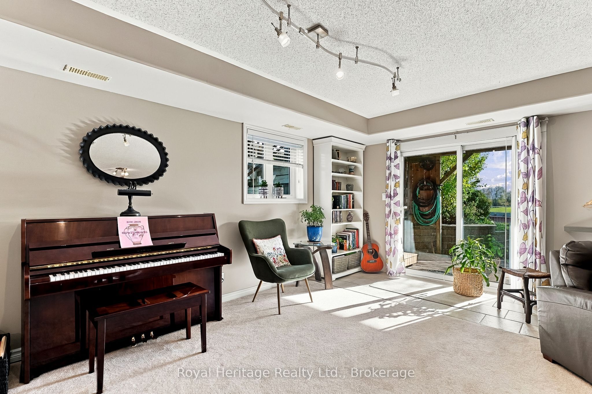 6 Quick Lane Property Photo 17