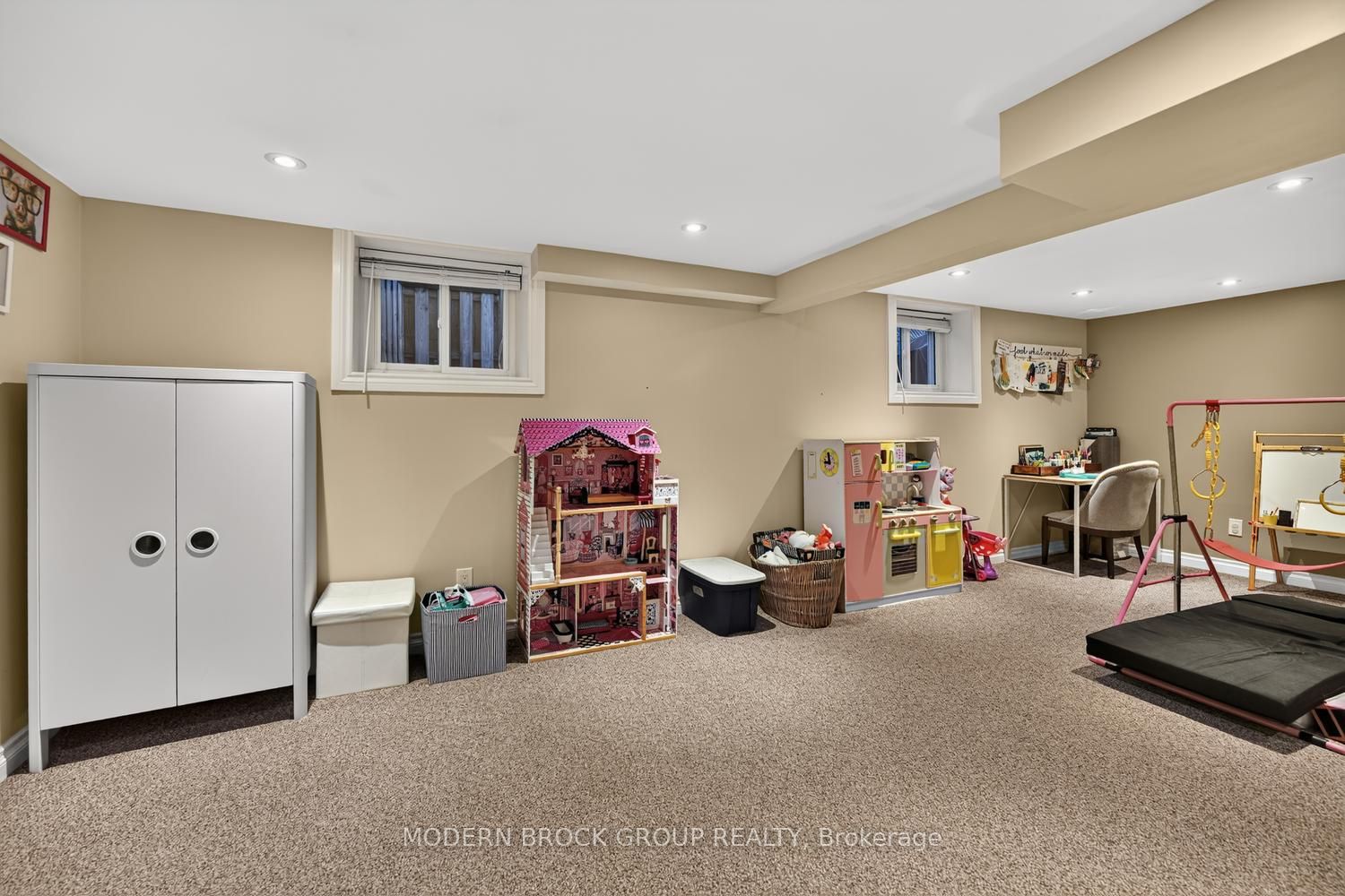 23 Cambridge Crescent Property Photo 37
