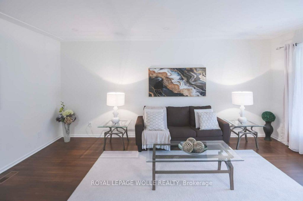 11 Duncairn Avenue Property Photo 16