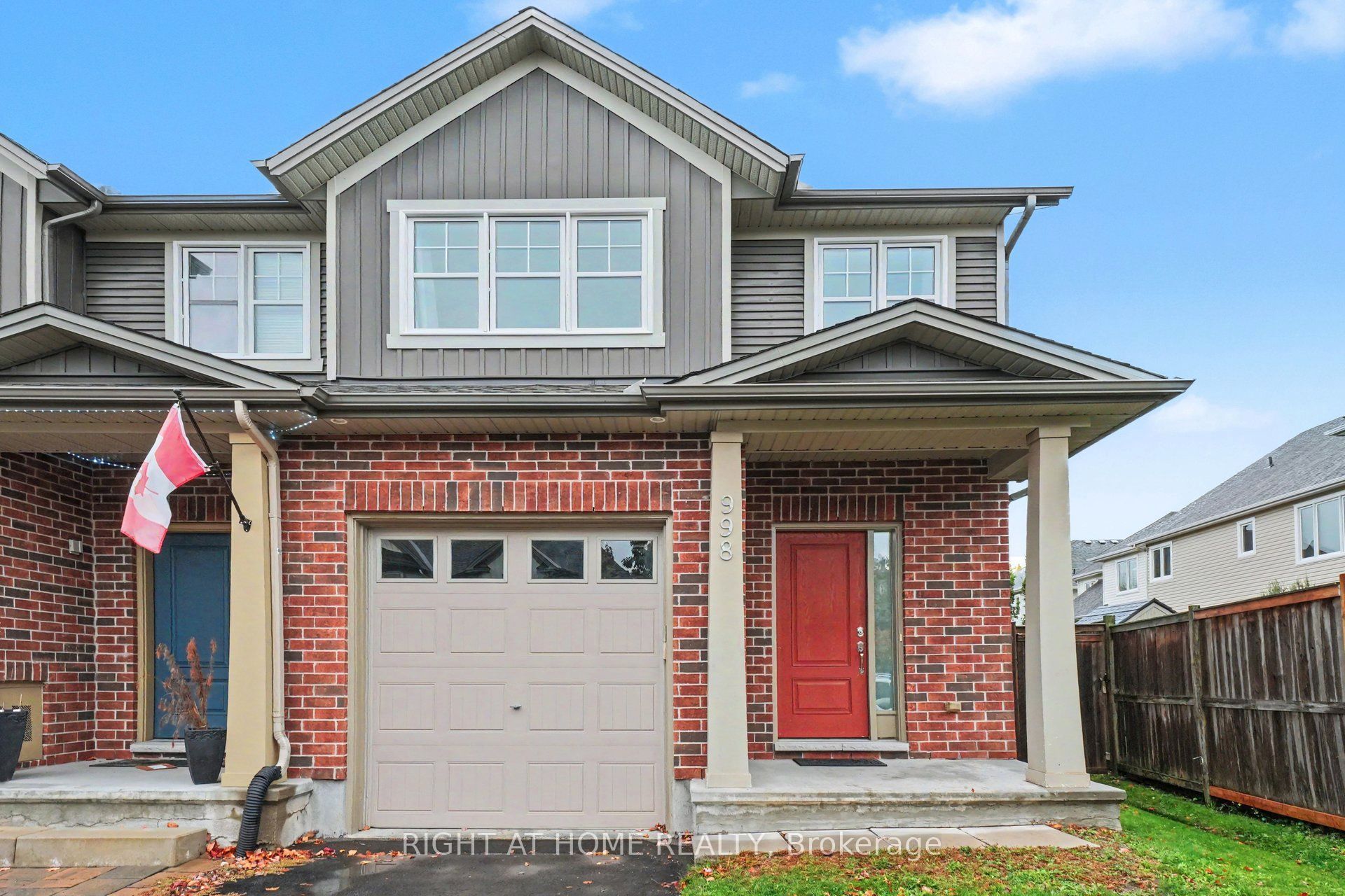 998 Bunchberry Way Property Photo 1