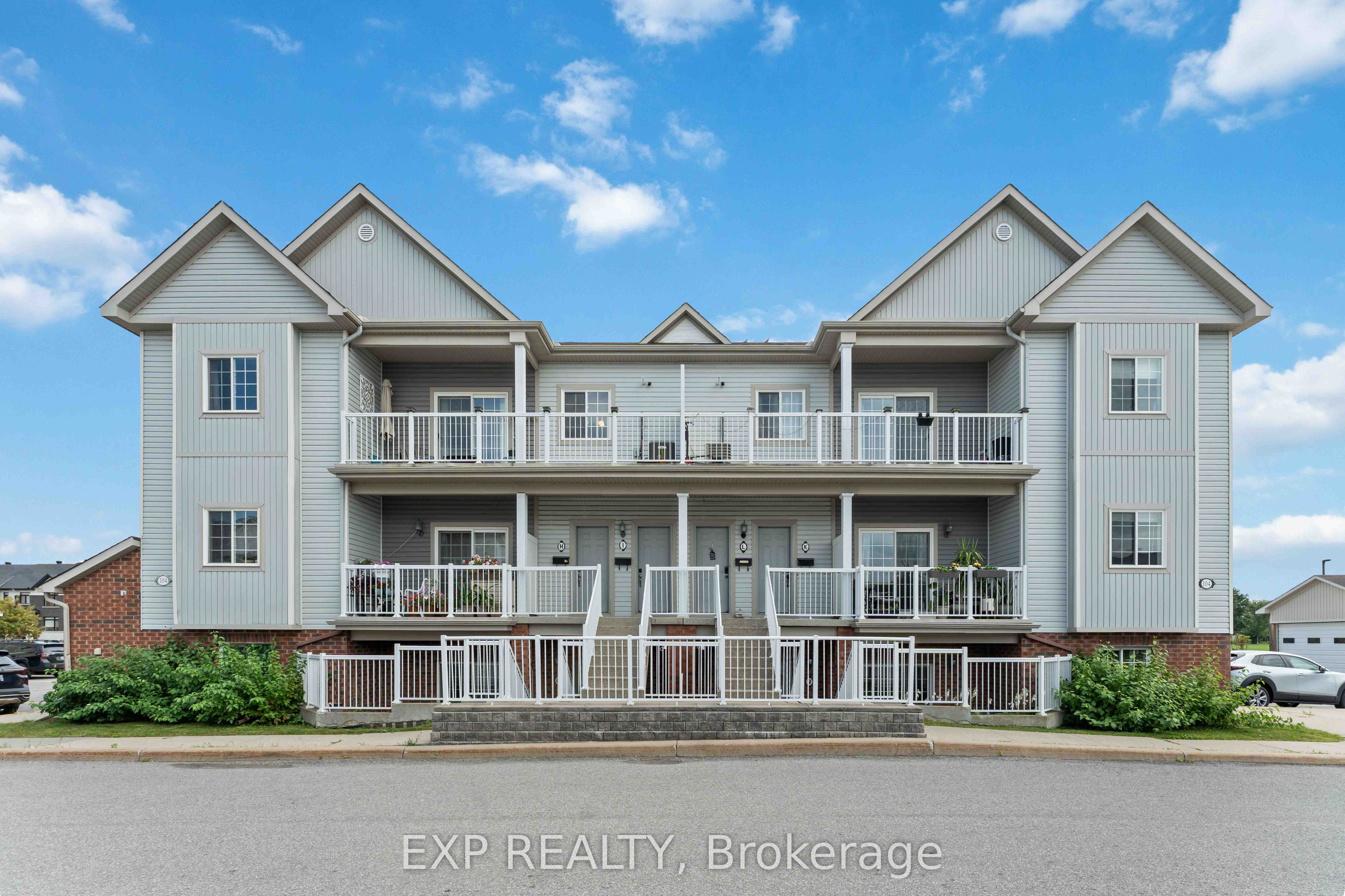 104 Artesa Private J Property Photo 1