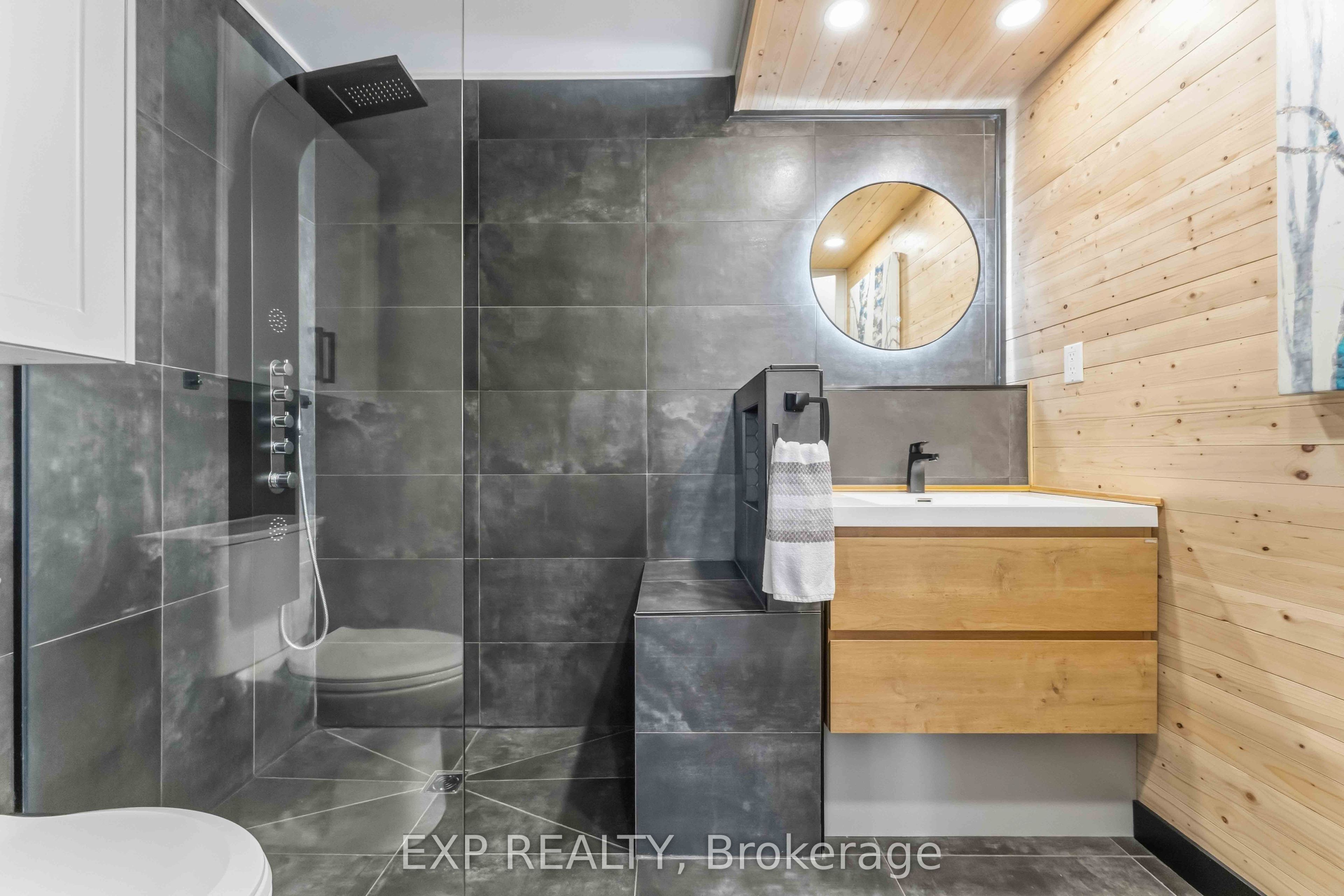 104 Artesa Private J Property Photo 36