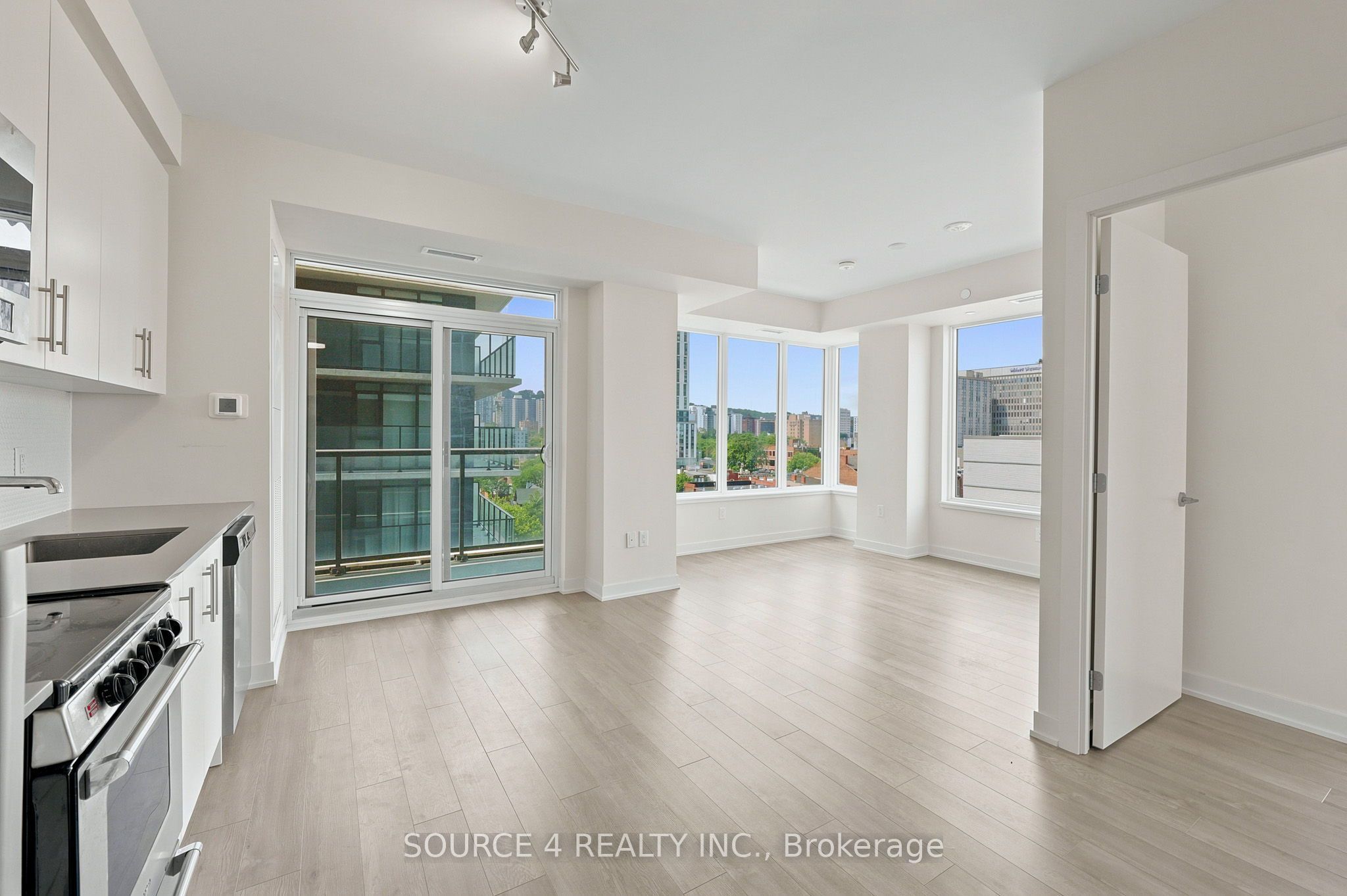 212 King William Street 815 Property Photo 4