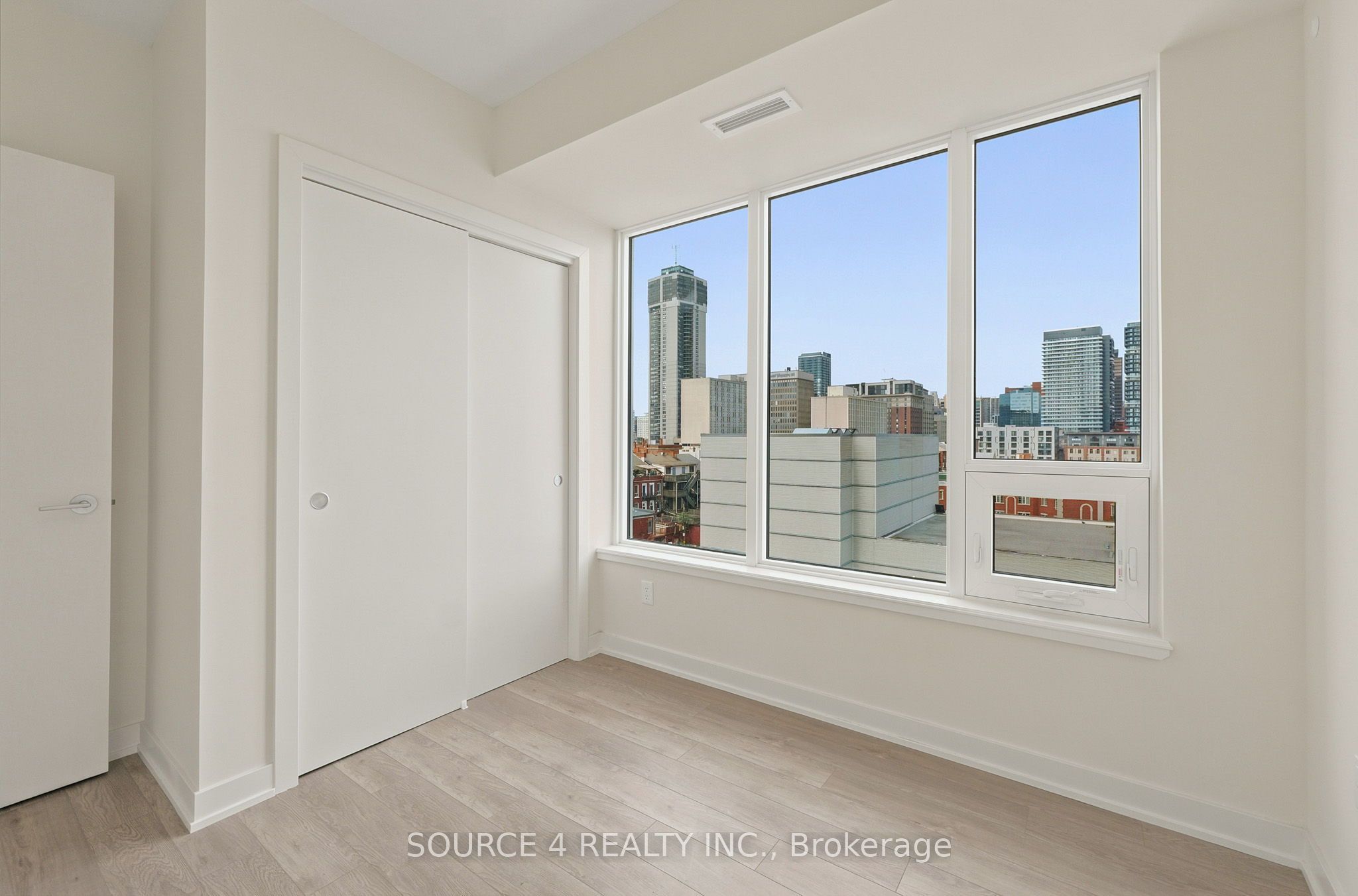 212 King William Street 815 Property Photo 13