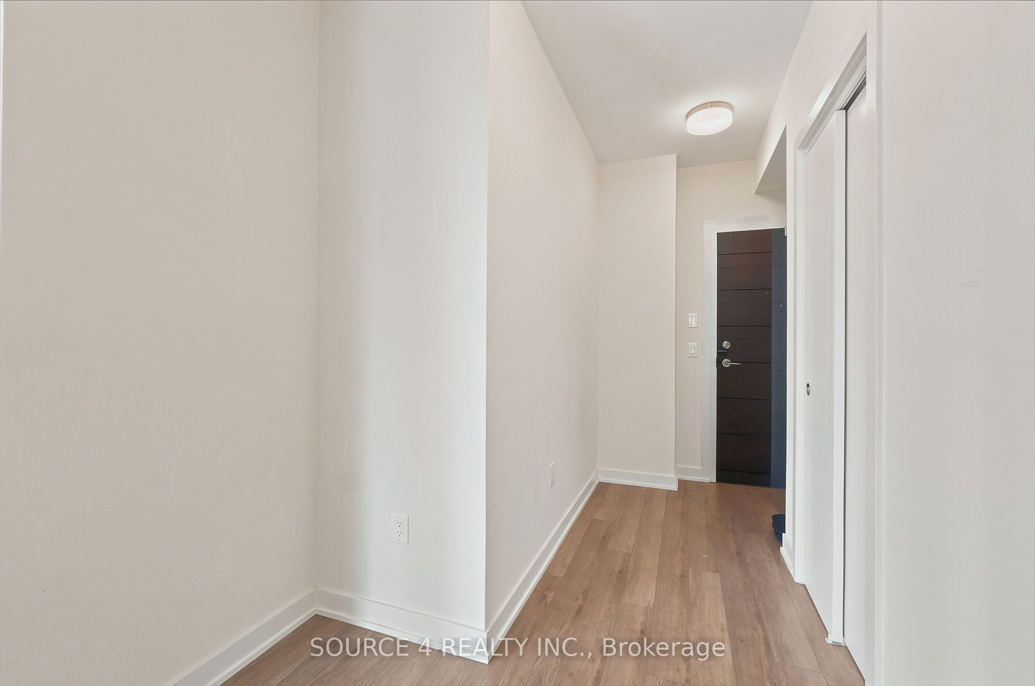 212 King William Street 815 Property Photo 17