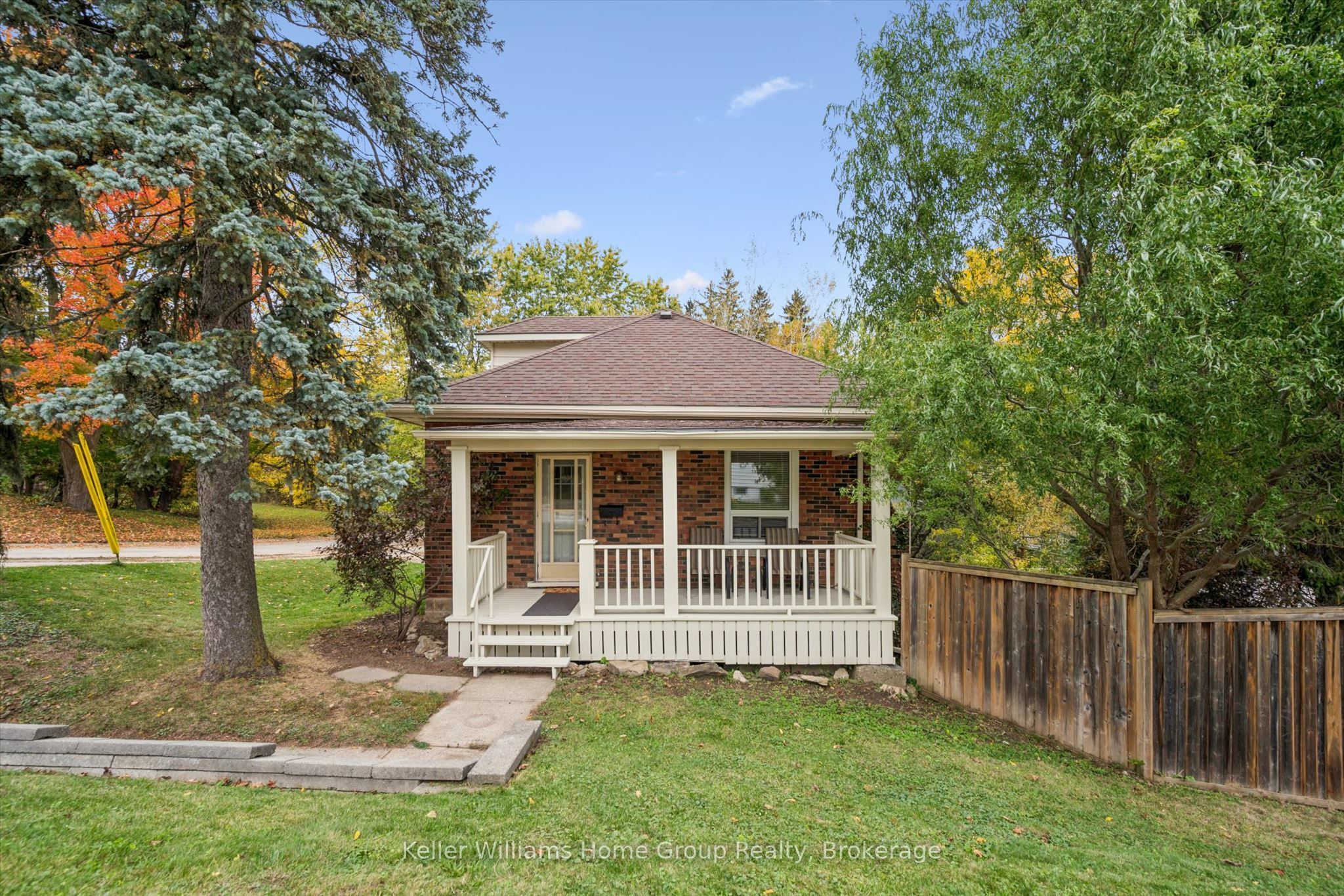 298 Cameron Street N Property Photo 1