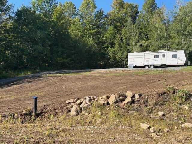 3275 Musclow-greenview Road Property Photo 9