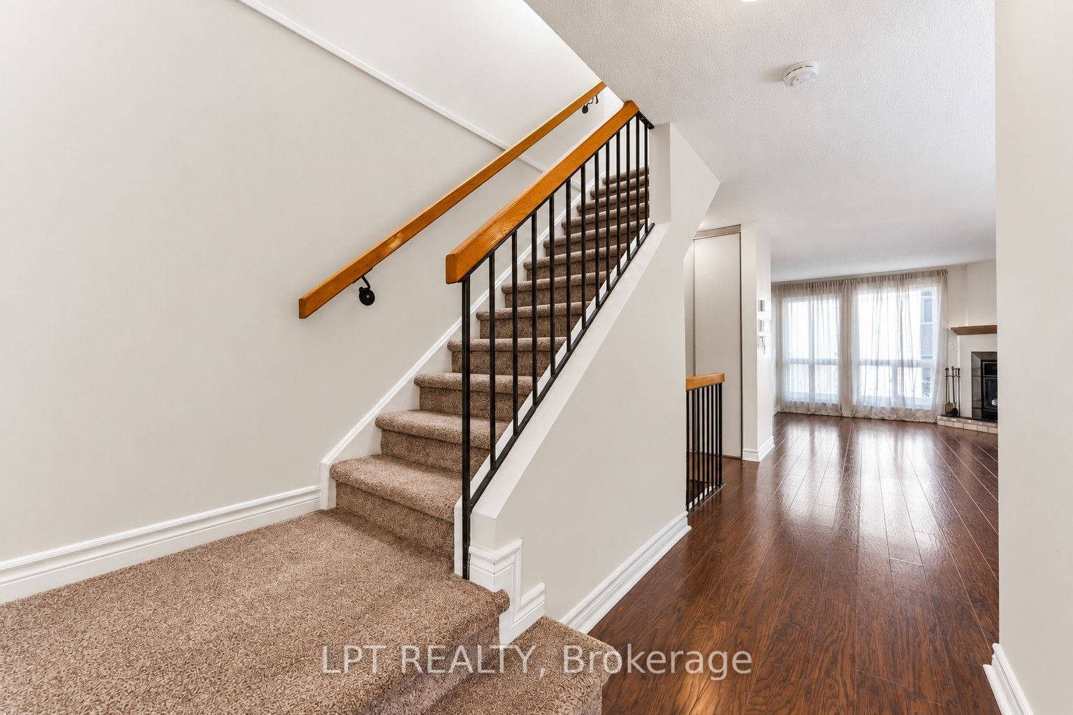 6722 Jeanne D'arc Boulevard N B Property Photo 4