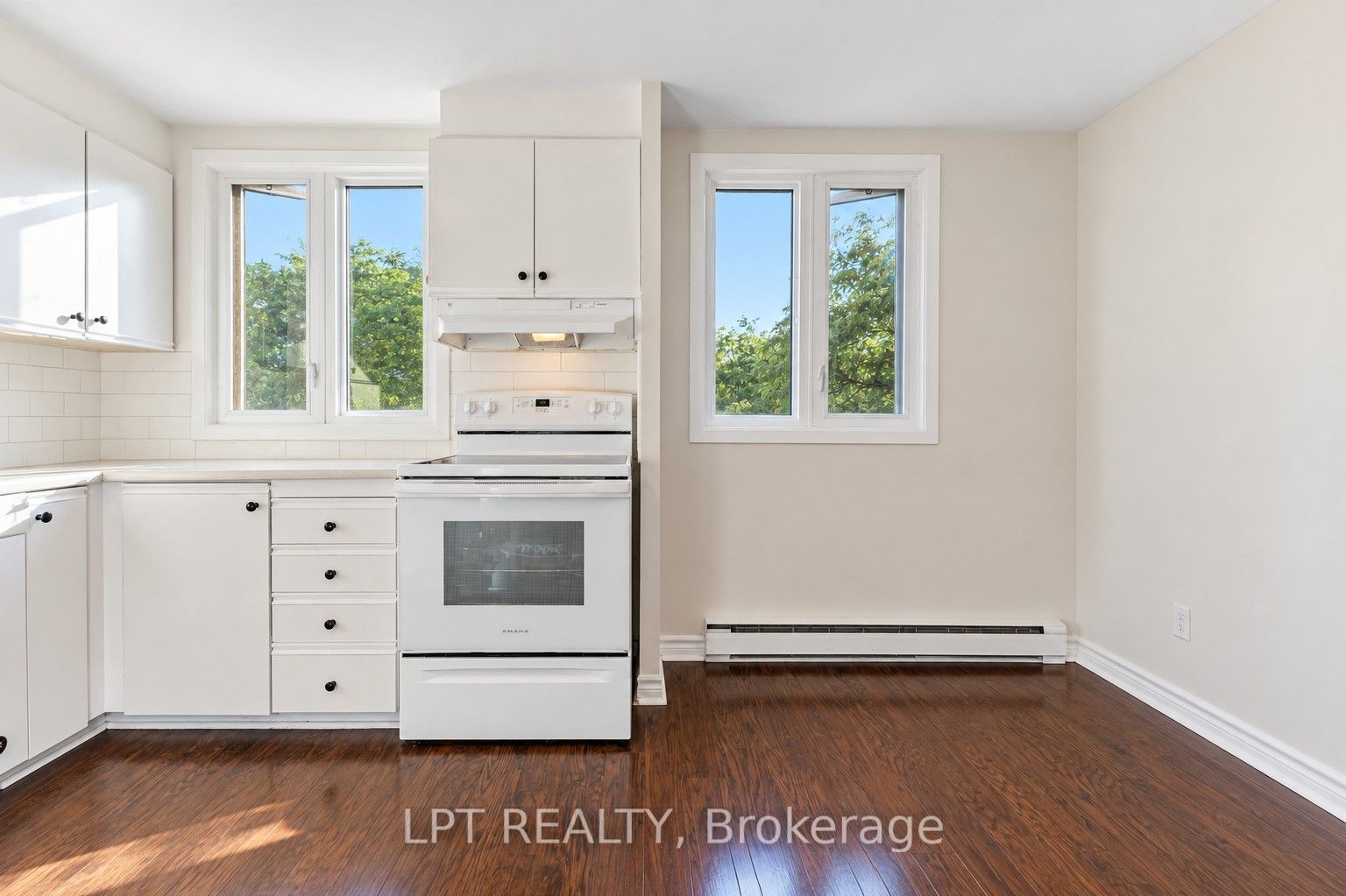 6722 Jeanne D'arc Boulevard N B Property Photo 10