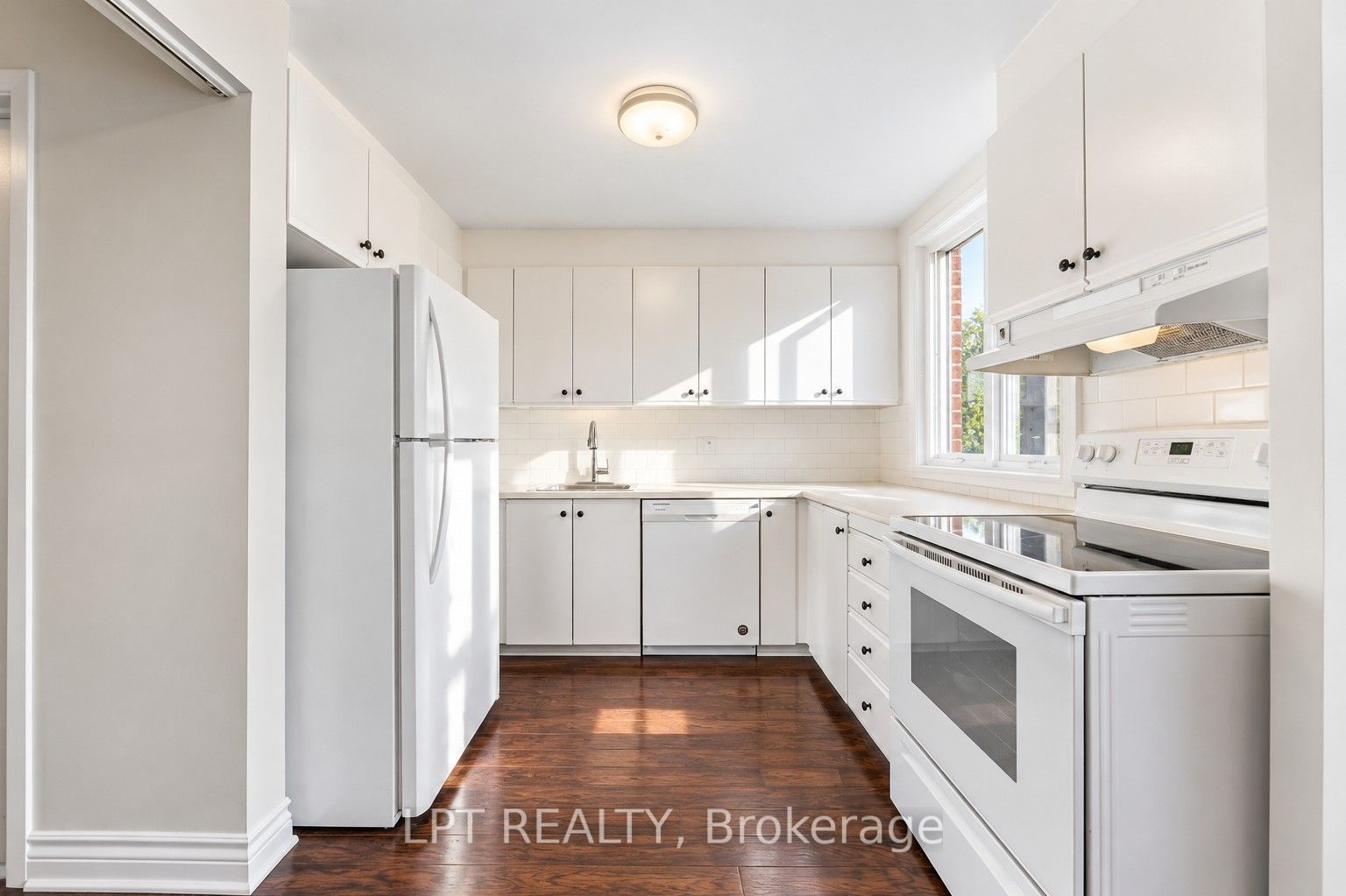 6722 Jeanne D'arc Boulevard N B Property Photo 11