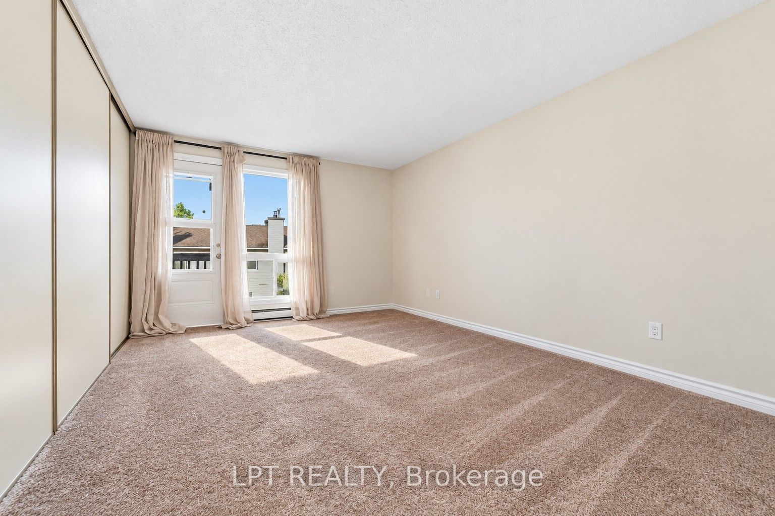 6722 Jeanne D'arc Boulevard N B Property Photo 14