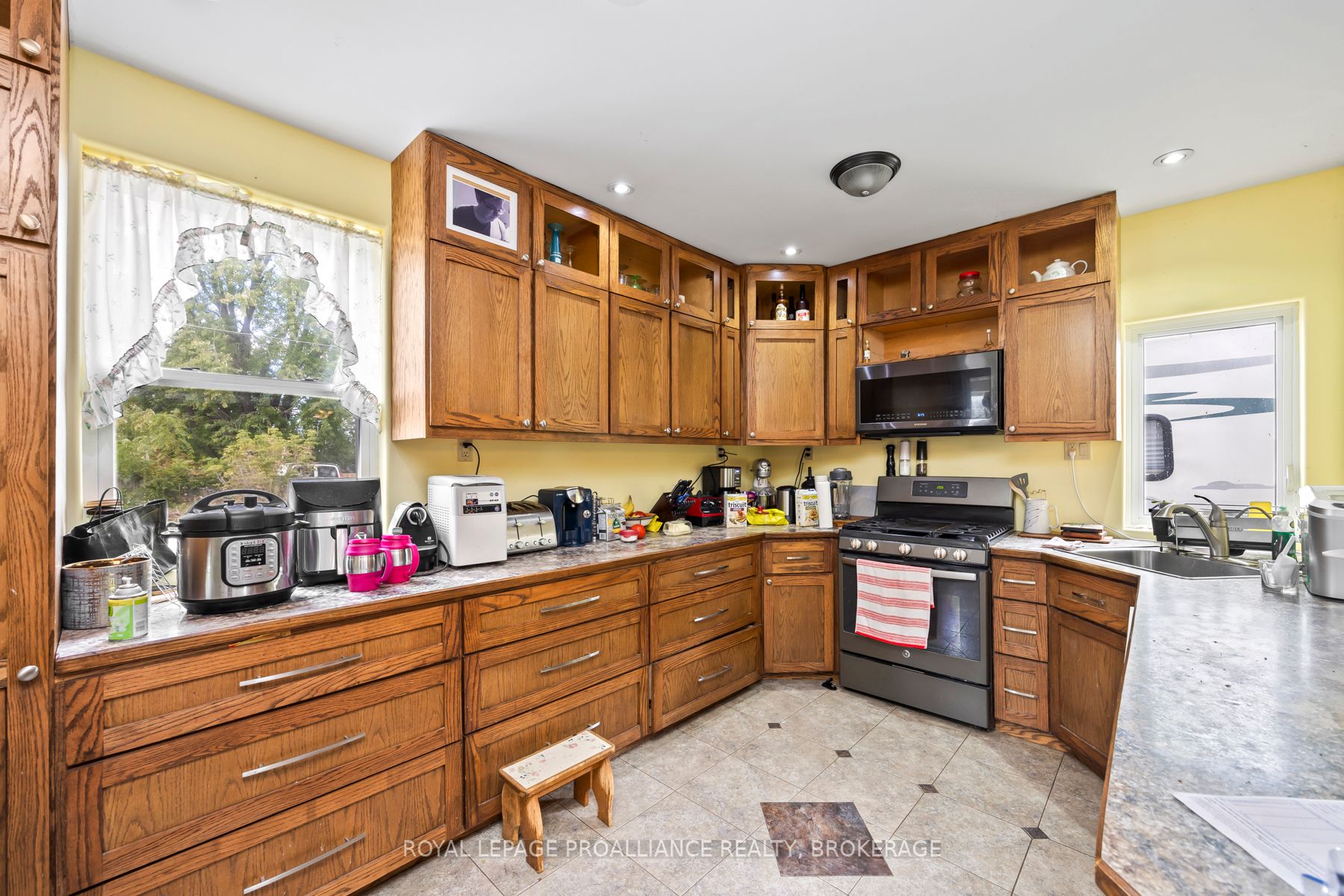 308 Brock Street Property Photo 8