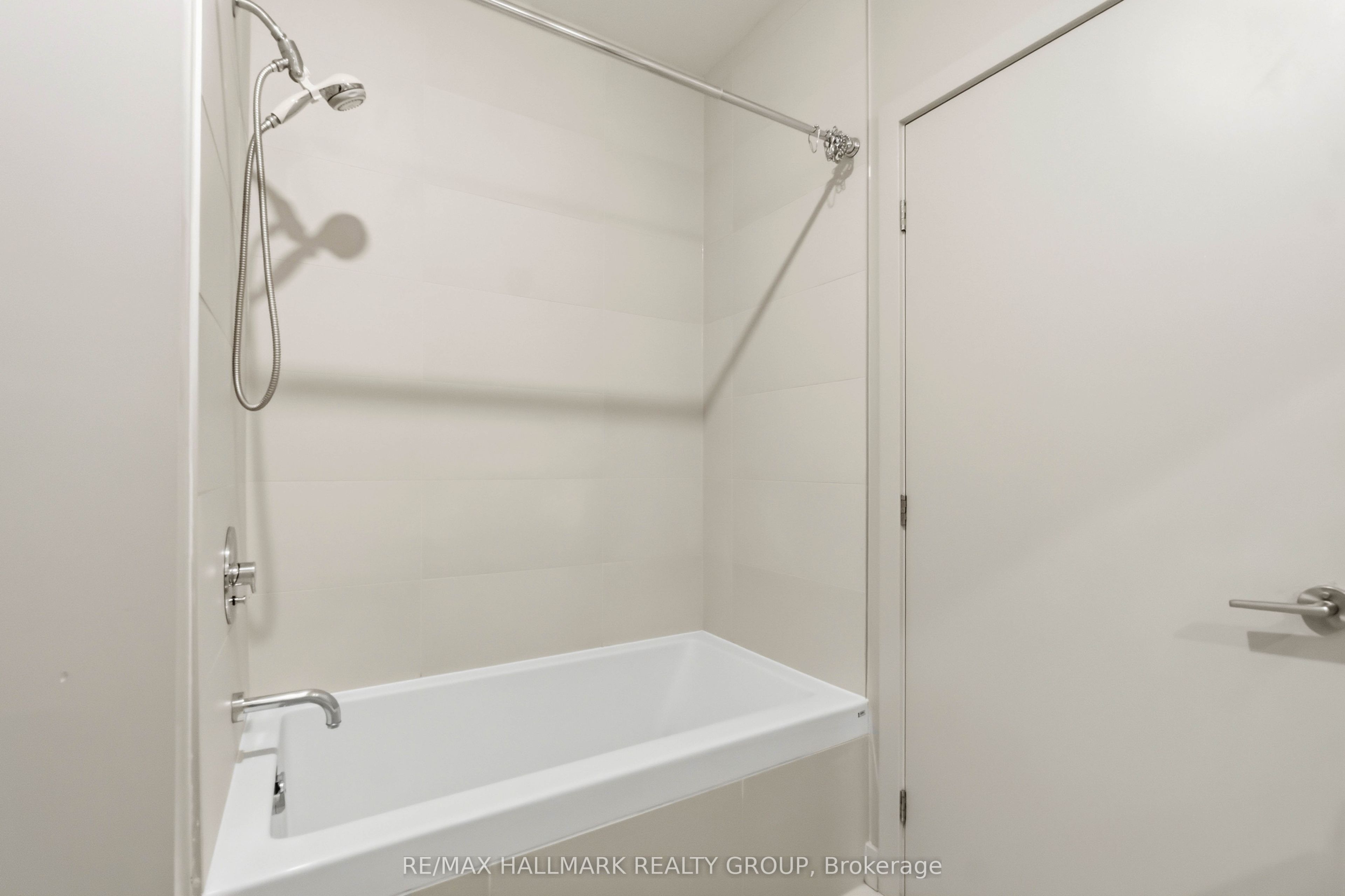 224 Lyon Street N 411 Property Photo 18