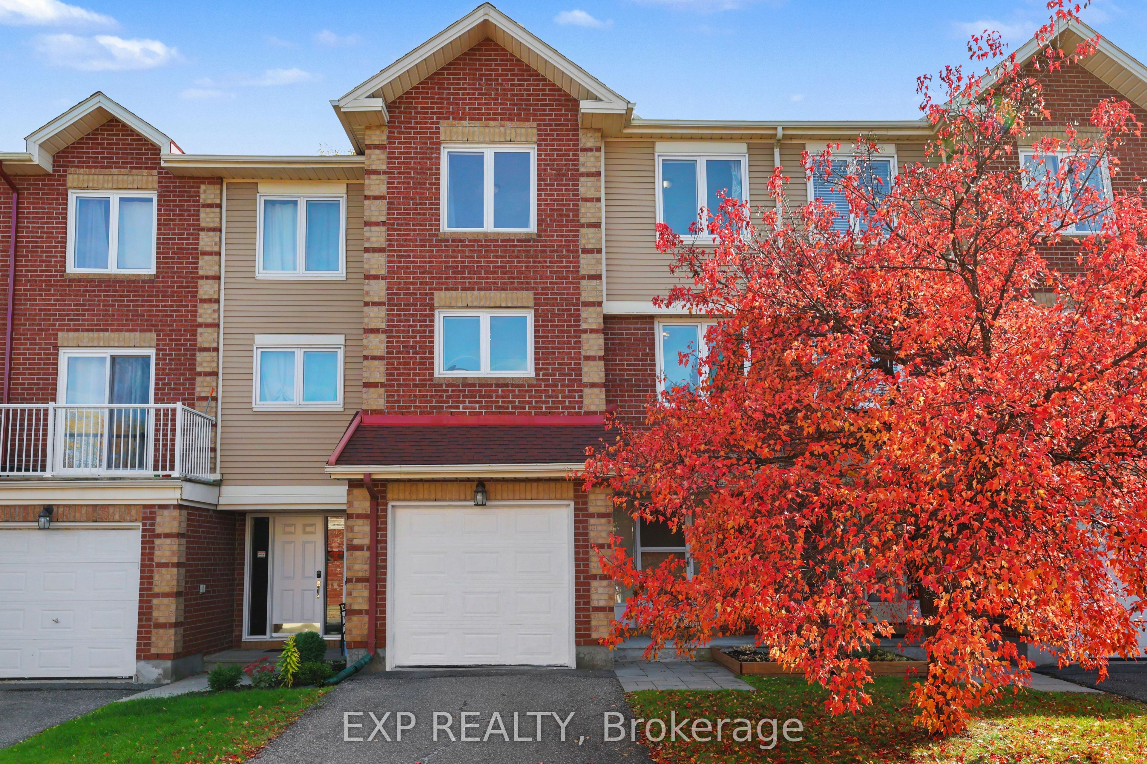 1848 Summerfields Crescent Property Photo 1