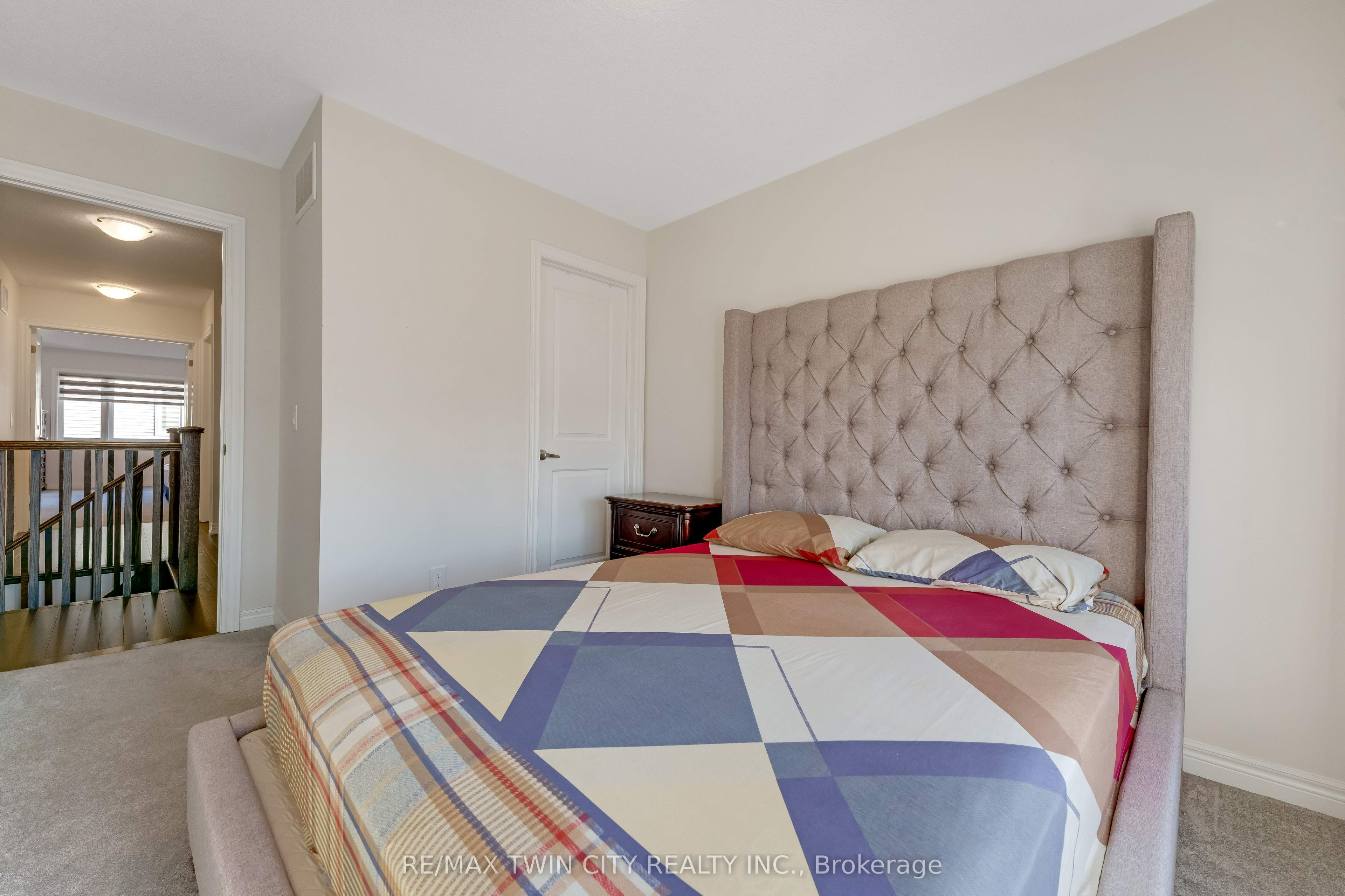 106 Haldimand Street Property Photo 15