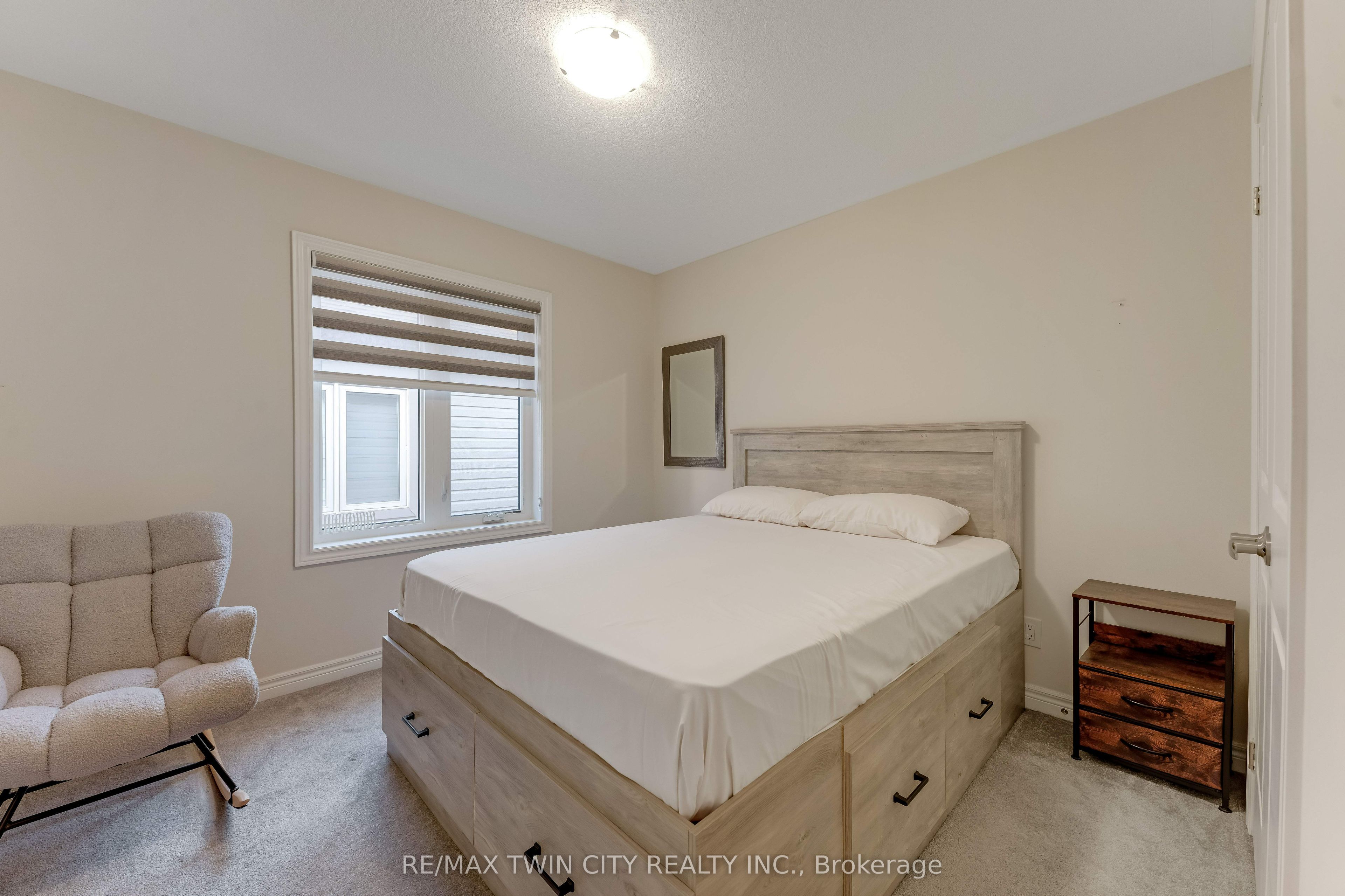 106 Haldimand Street Property Photo 25